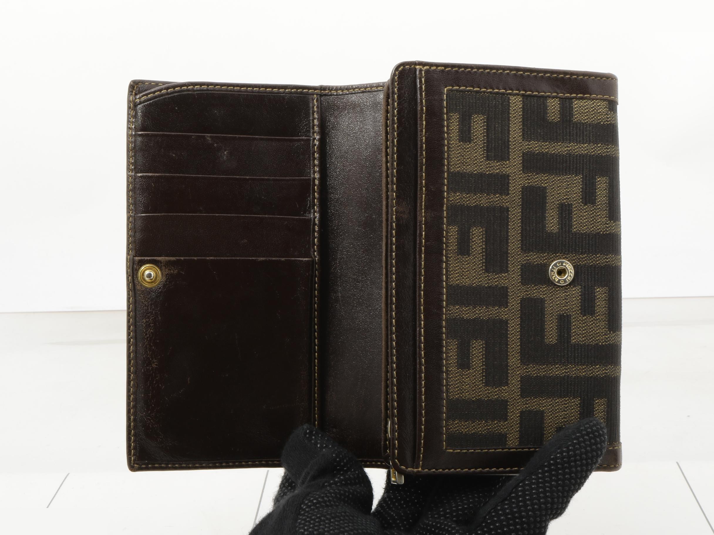 Other lines: Bags and Wallets — view 4