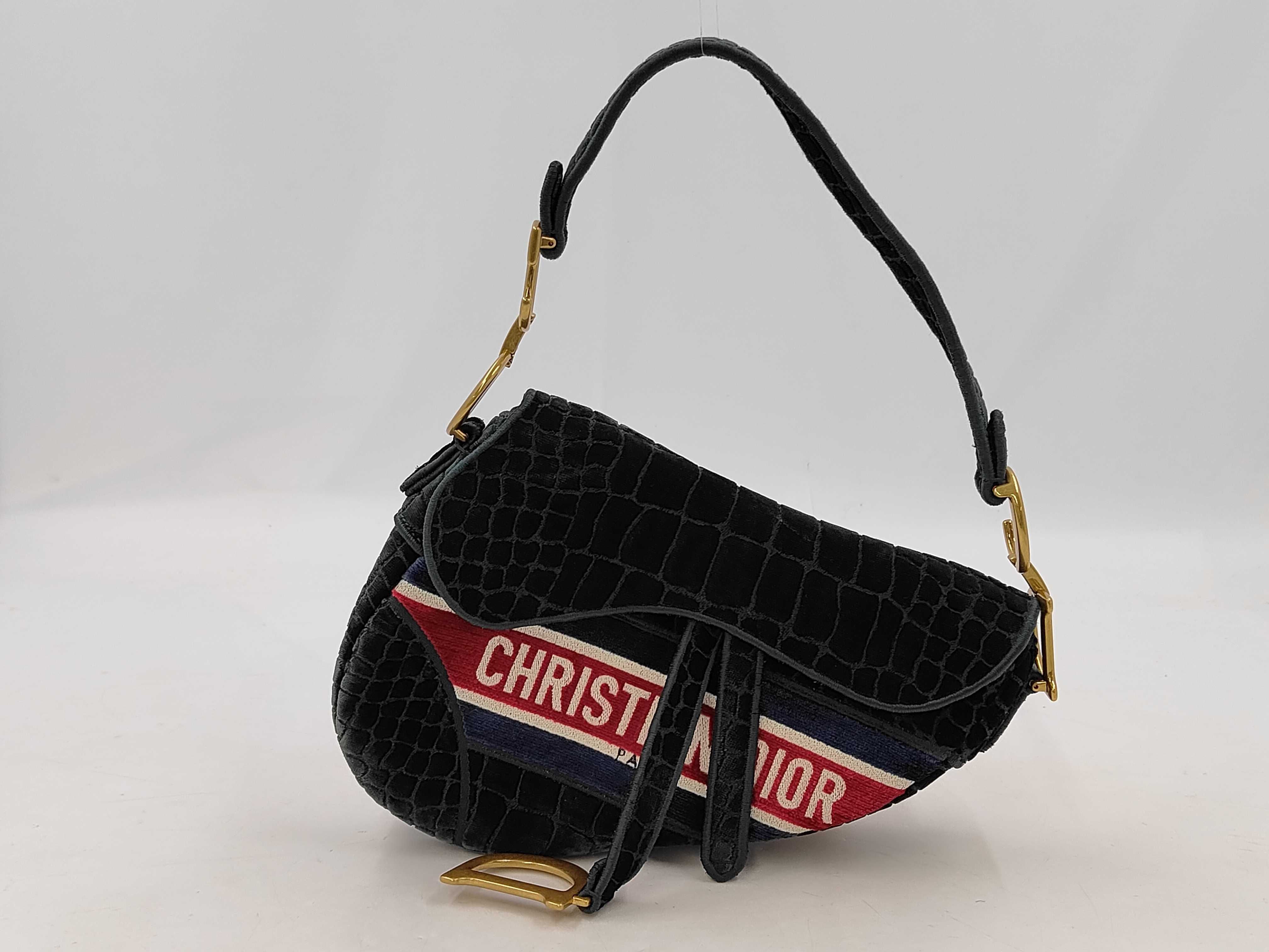 4409 Saddle Medium Shoulder Bag