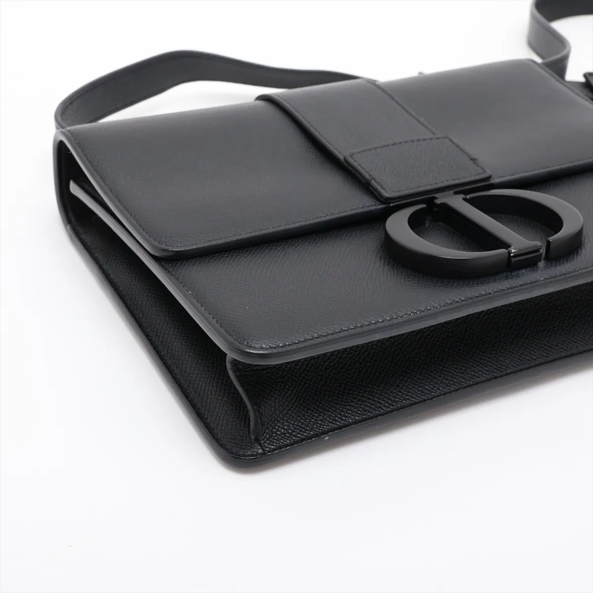 Montaigne 30 Leather Shoulder Bag, Black — view 4