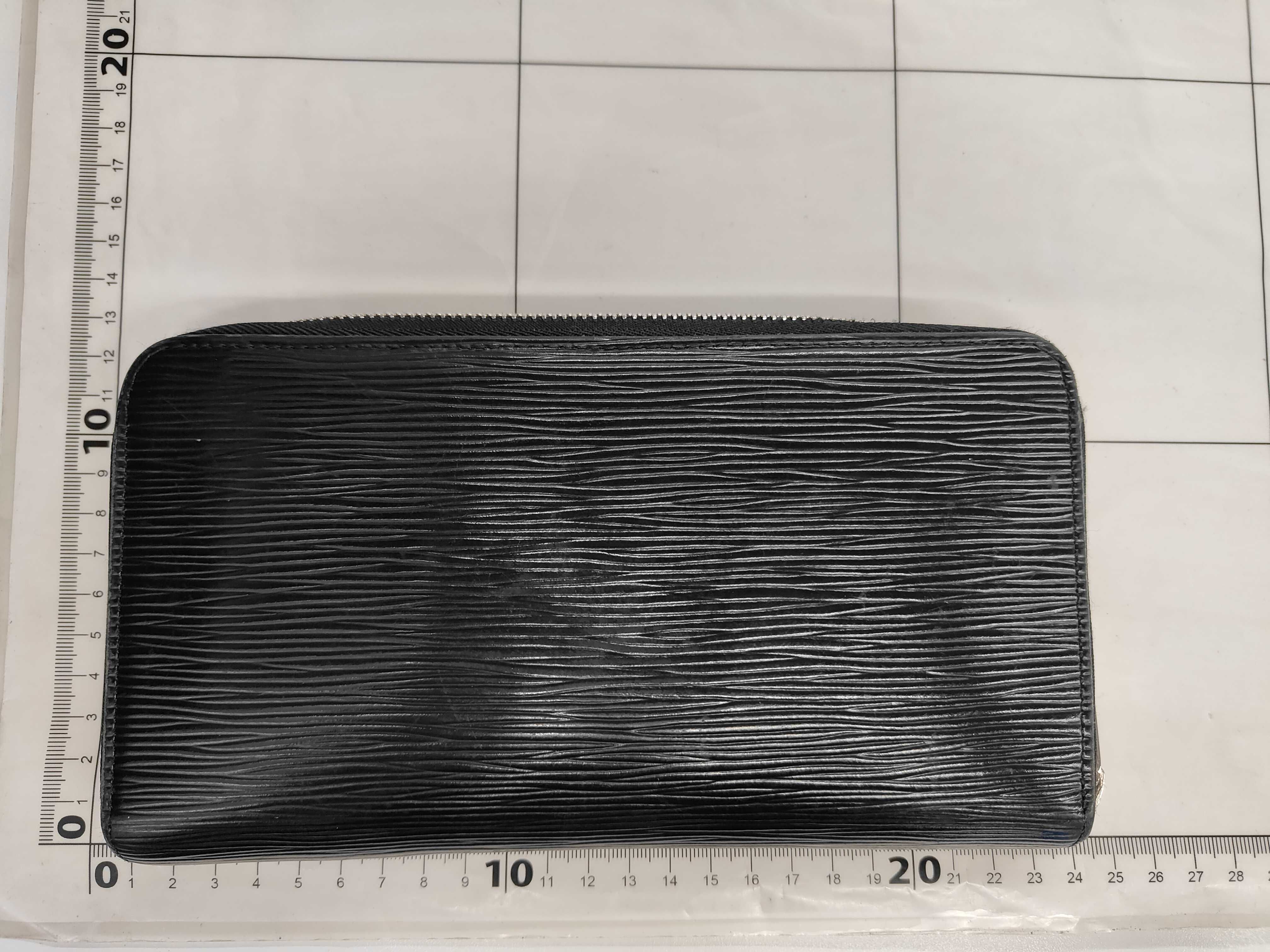 Zippy Organizer Black Epi Leather Wallet — view 2