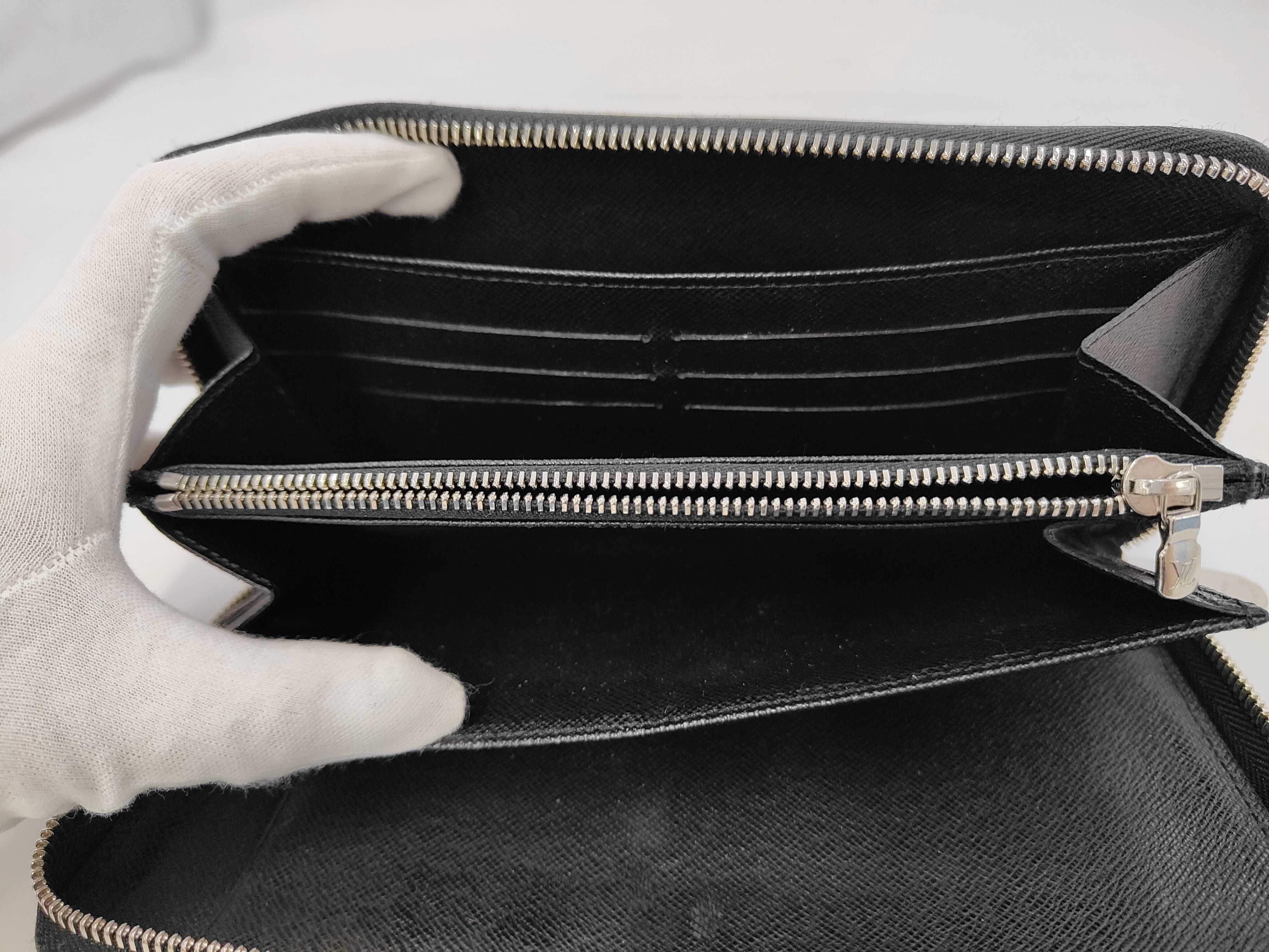 Zippy Organizer Black Epi Leather Wallet — view 8