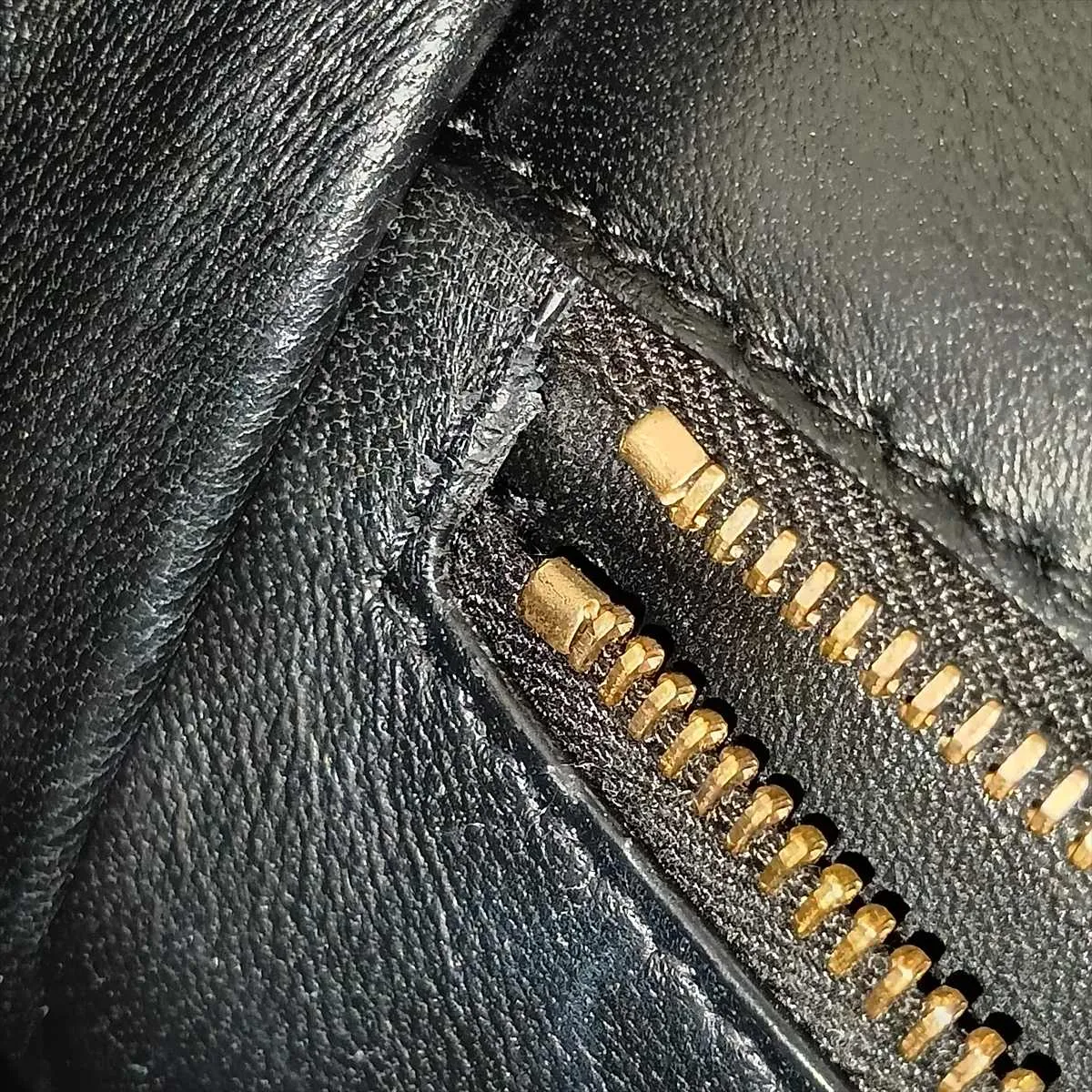 Clip Leather Shoulder Bag, Black — view 9