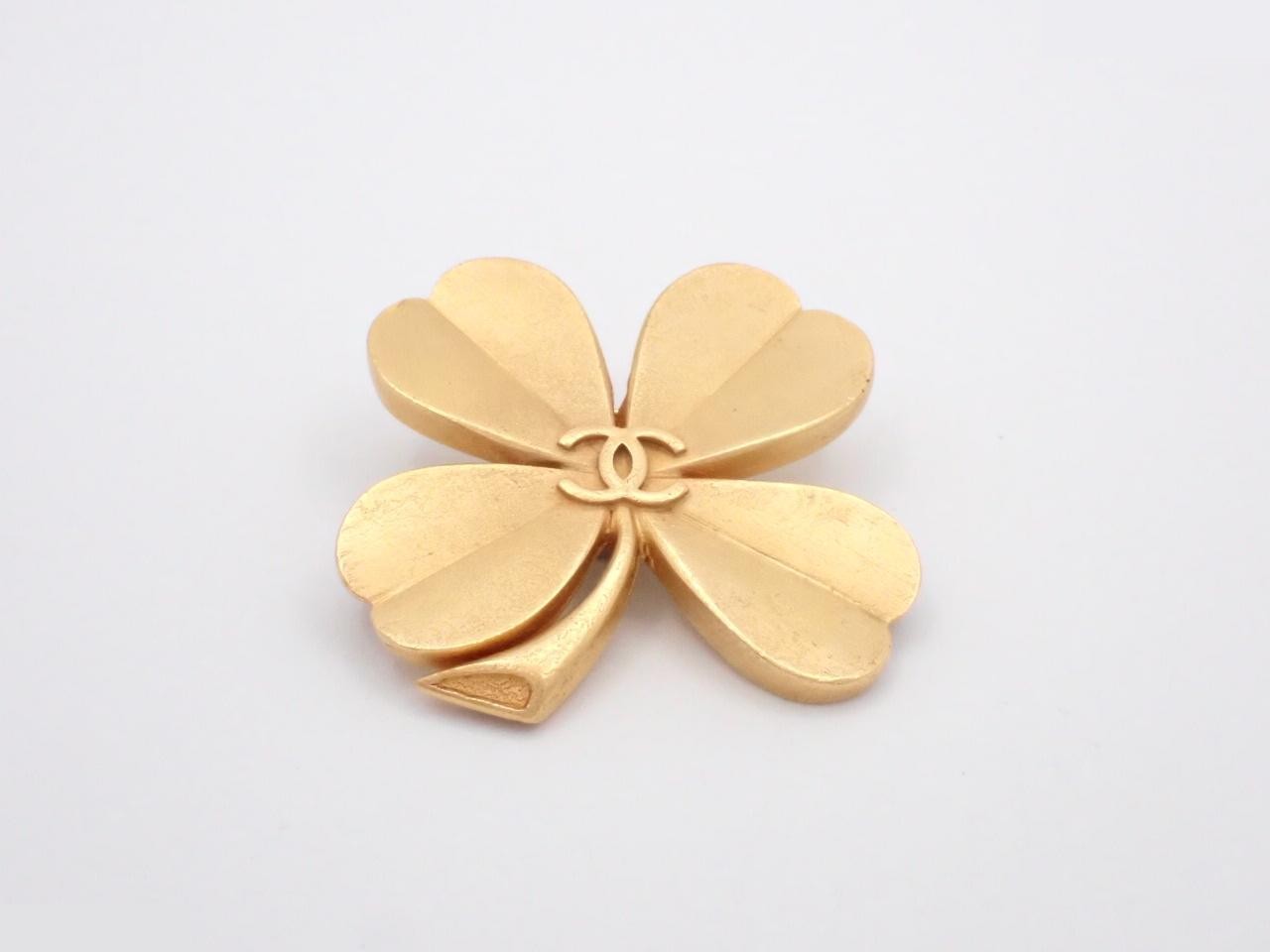 Four-leaf clover Coco mark brooch
