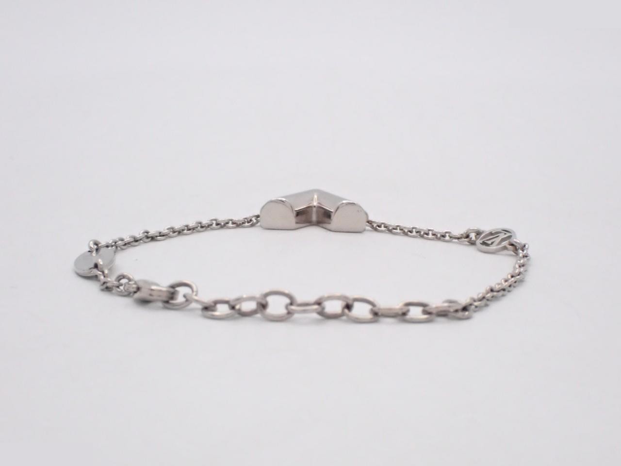 Essential V Silver Bracelet, wrist size approximately 19cm — view 2