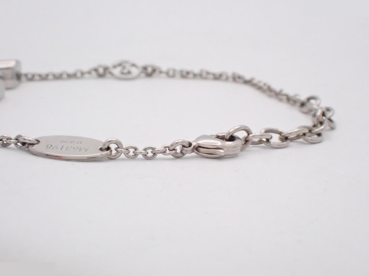 Essential V Silver Bracelet, wrist size approximately 19cm — view 3