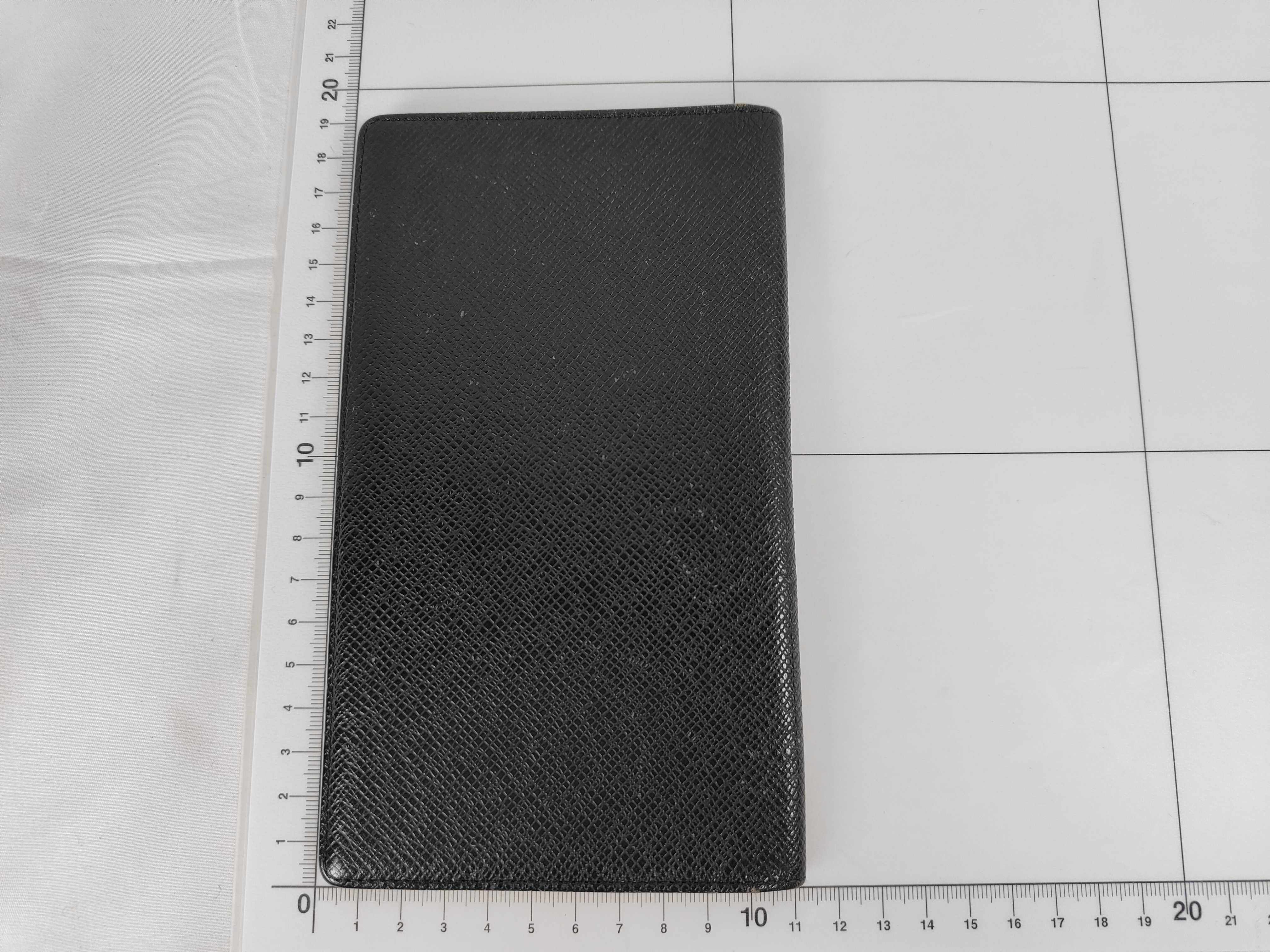 Taiga Long Wallet Billfold — view 2