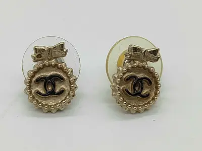 Coco Mark Ribbon Earrings
