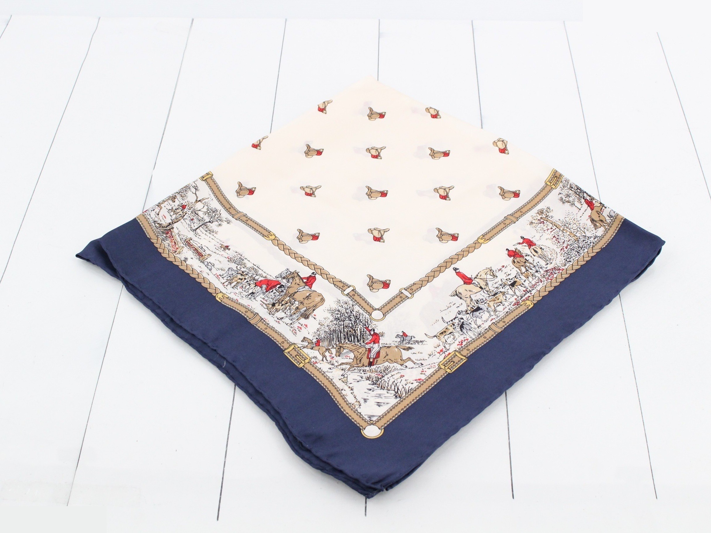 Other lines: Small items, accessories, scarves — view 2