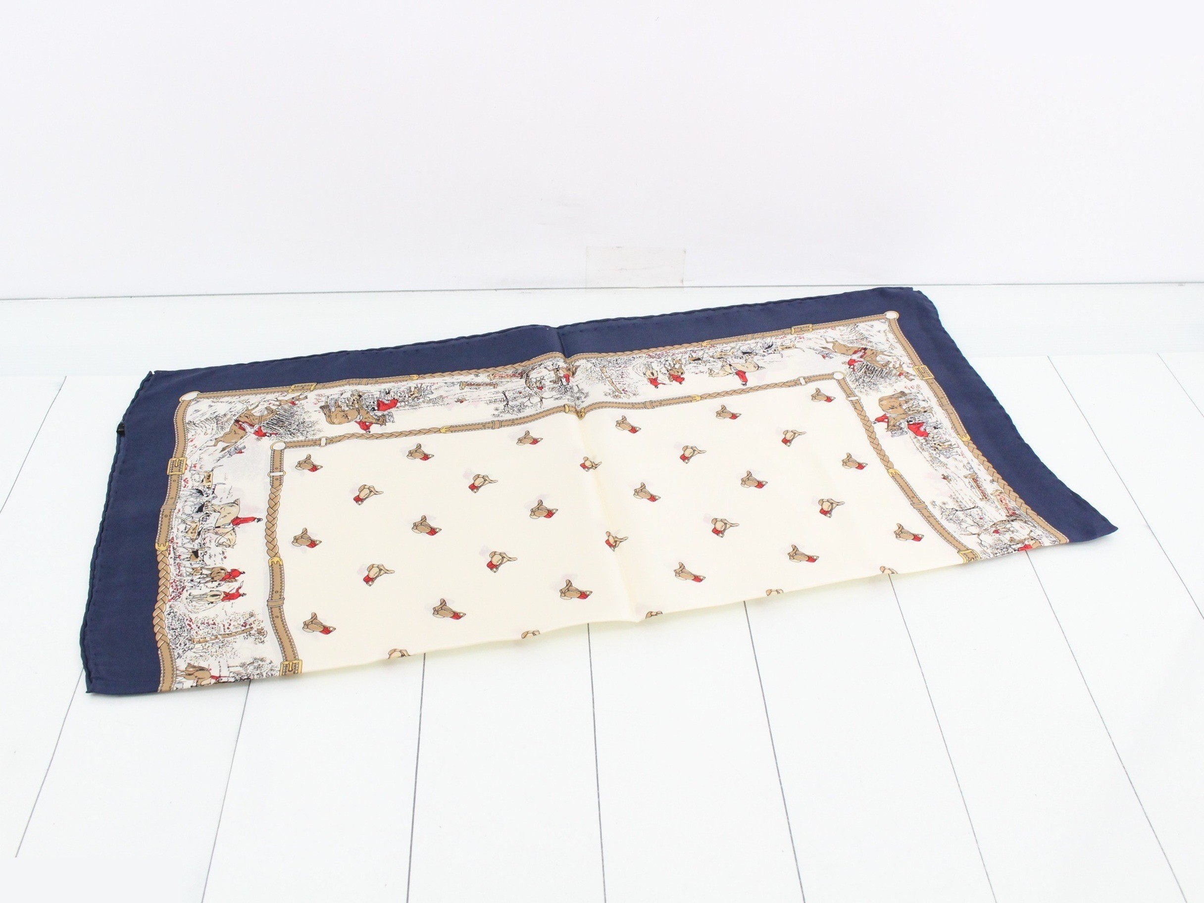 Other lines: Small items, accessories, scarves — view 3
