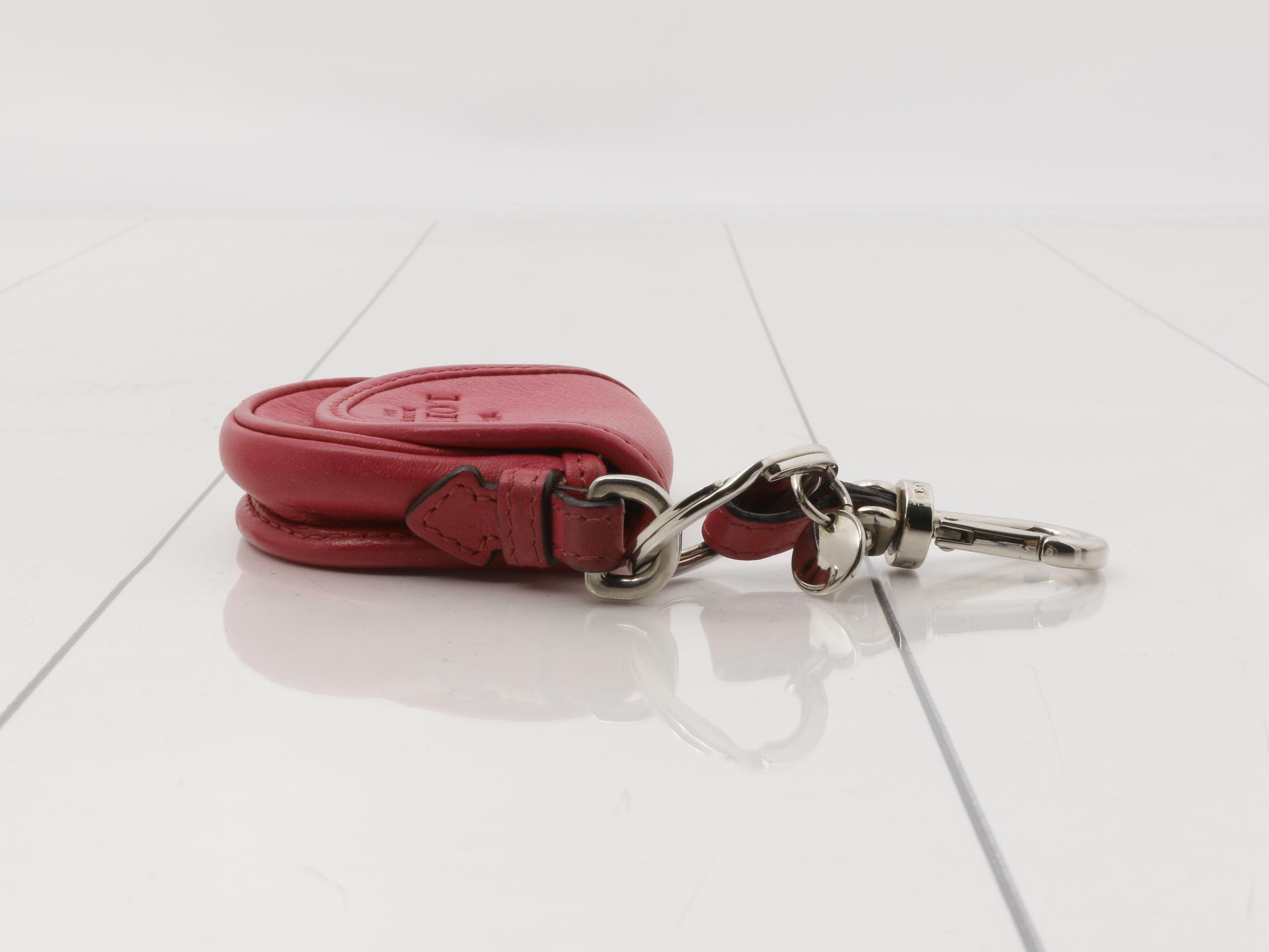 Other items: Small accessories, phone straps, keychains — view 3