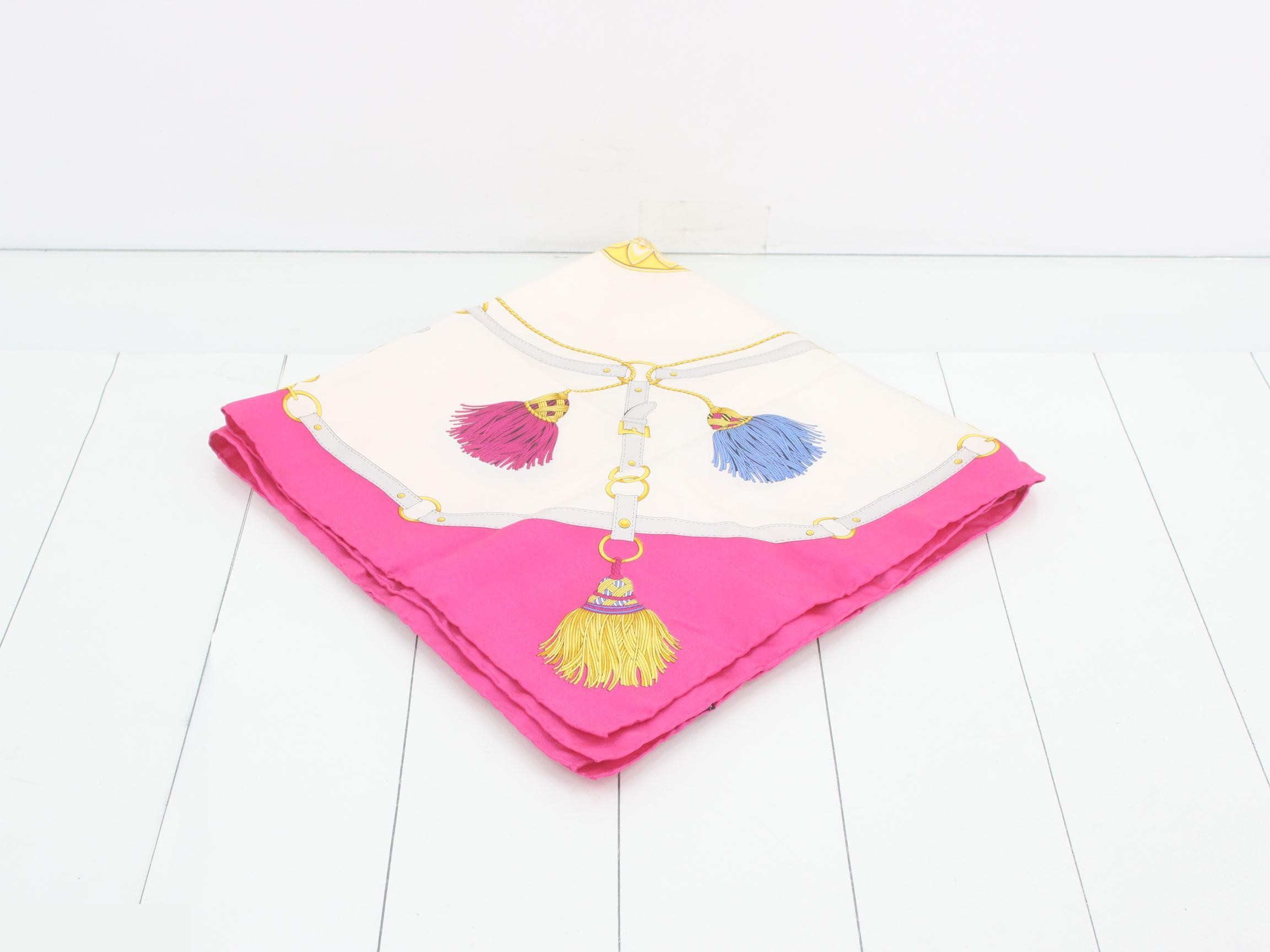 Other lines: Small items, accessories, scarves — view 2