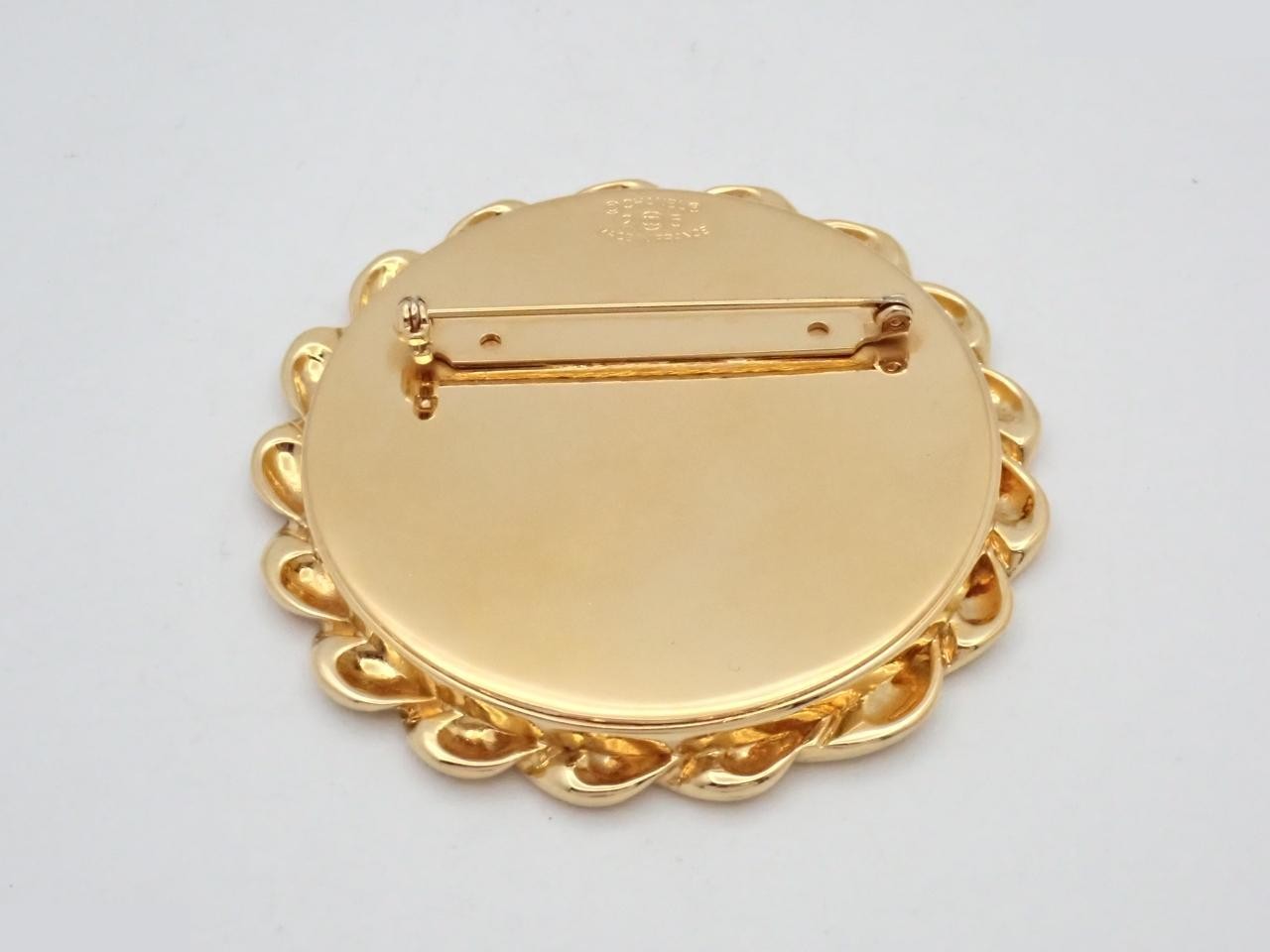 Rope edge brooch, stamped "25", gold rope, 52.73g — view 2