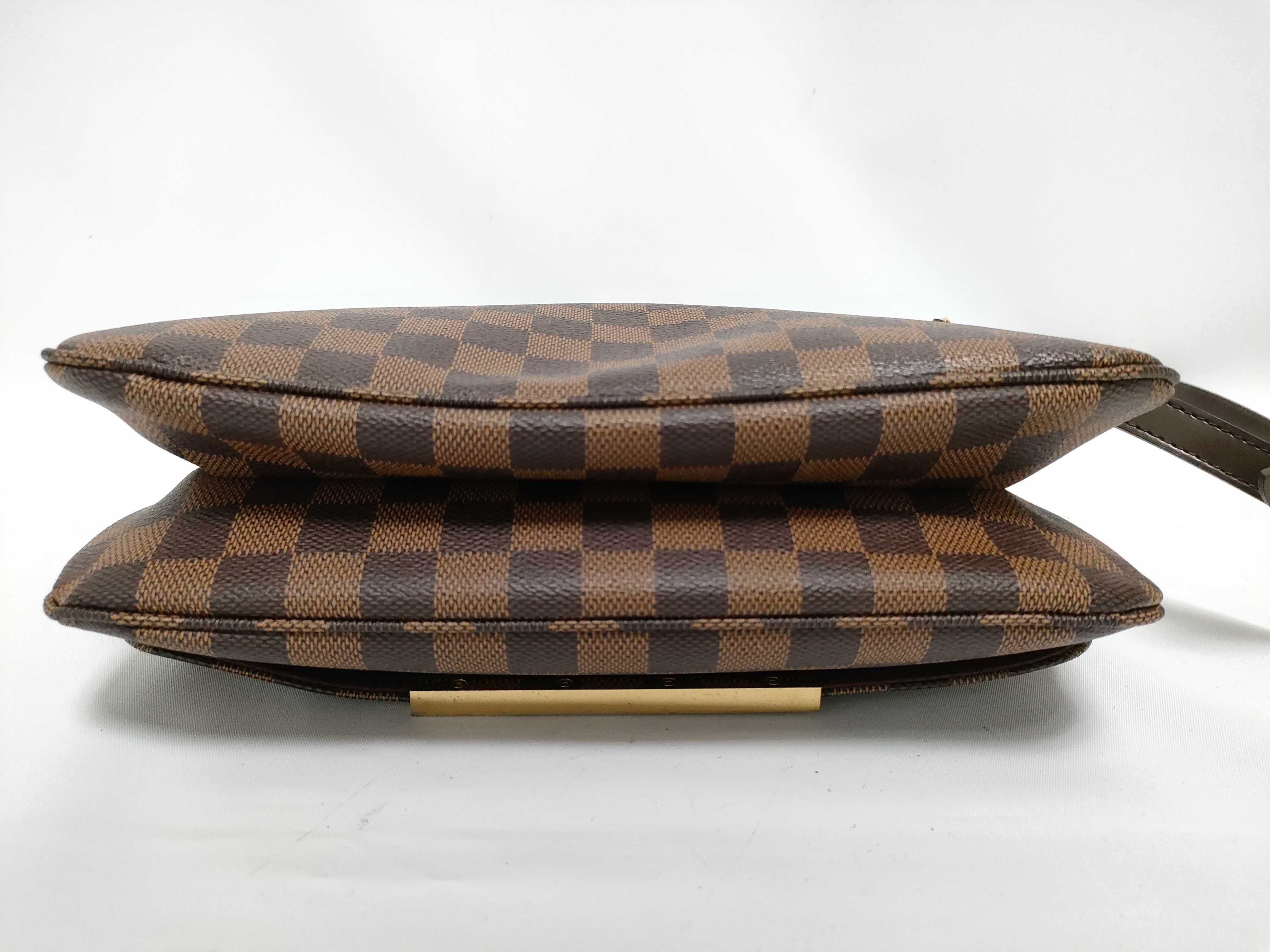 Damier Hoxton Shoulder Bag — view 4