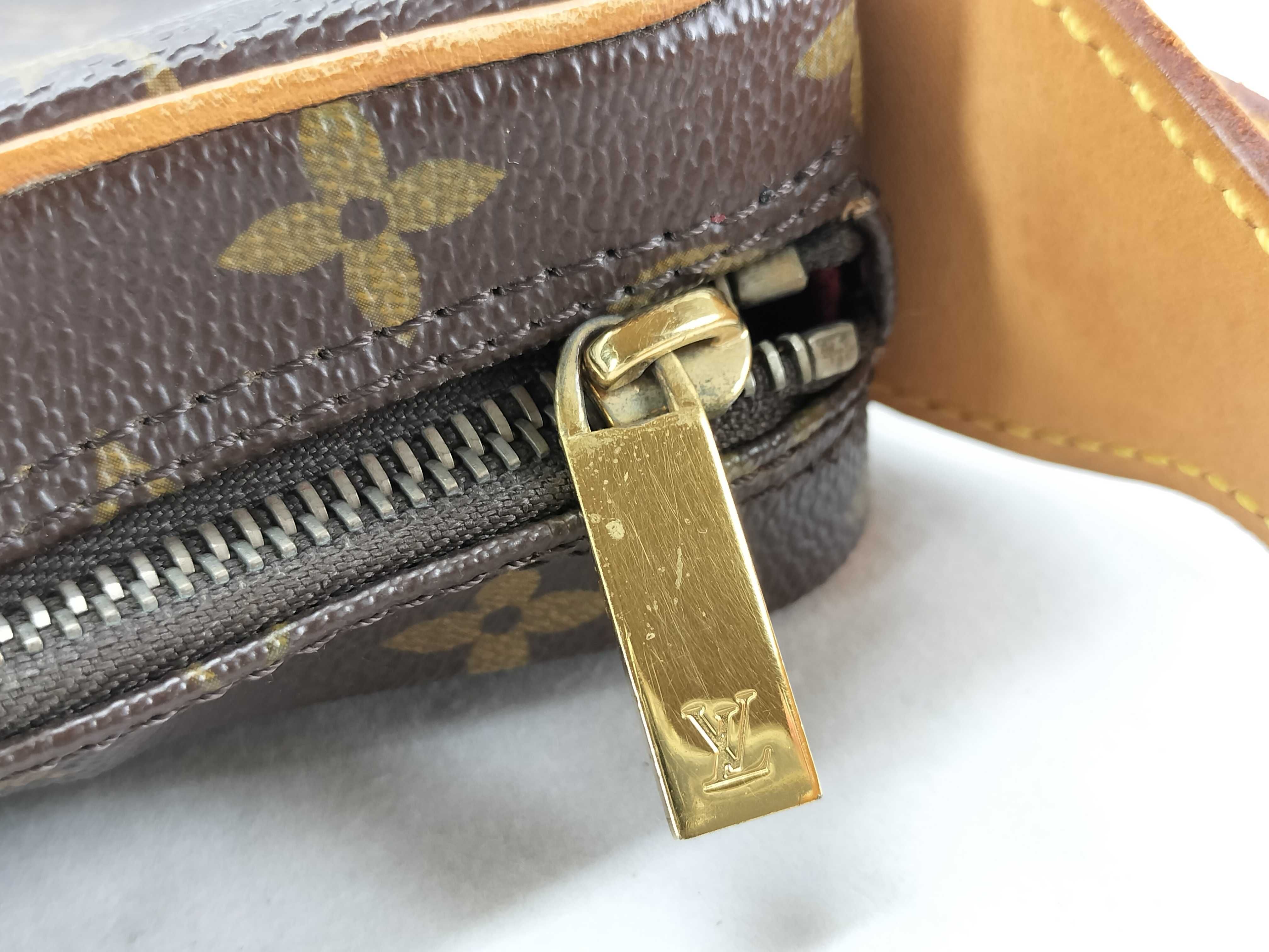 Monogram Louis Vuitton Monogram Croissant MM Shoulder Bag — view 14