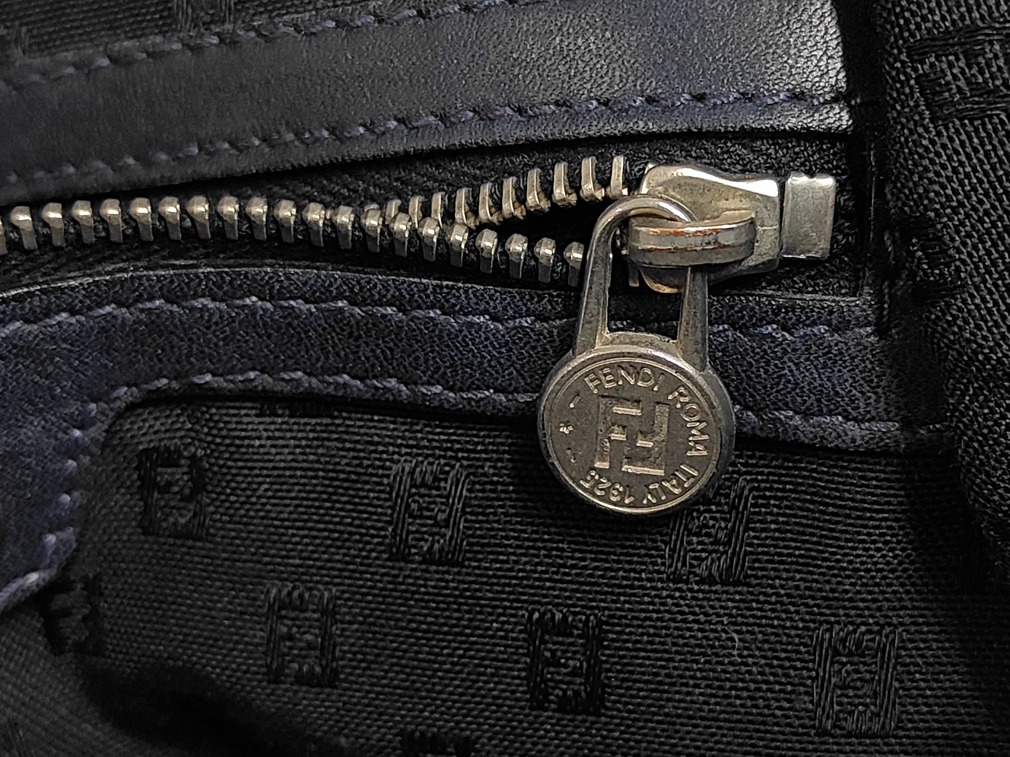 drawstring leather 3-way bag, made in Italy, can be used as a one-shoulder bag, backpack, or shoulder bag. — view 9