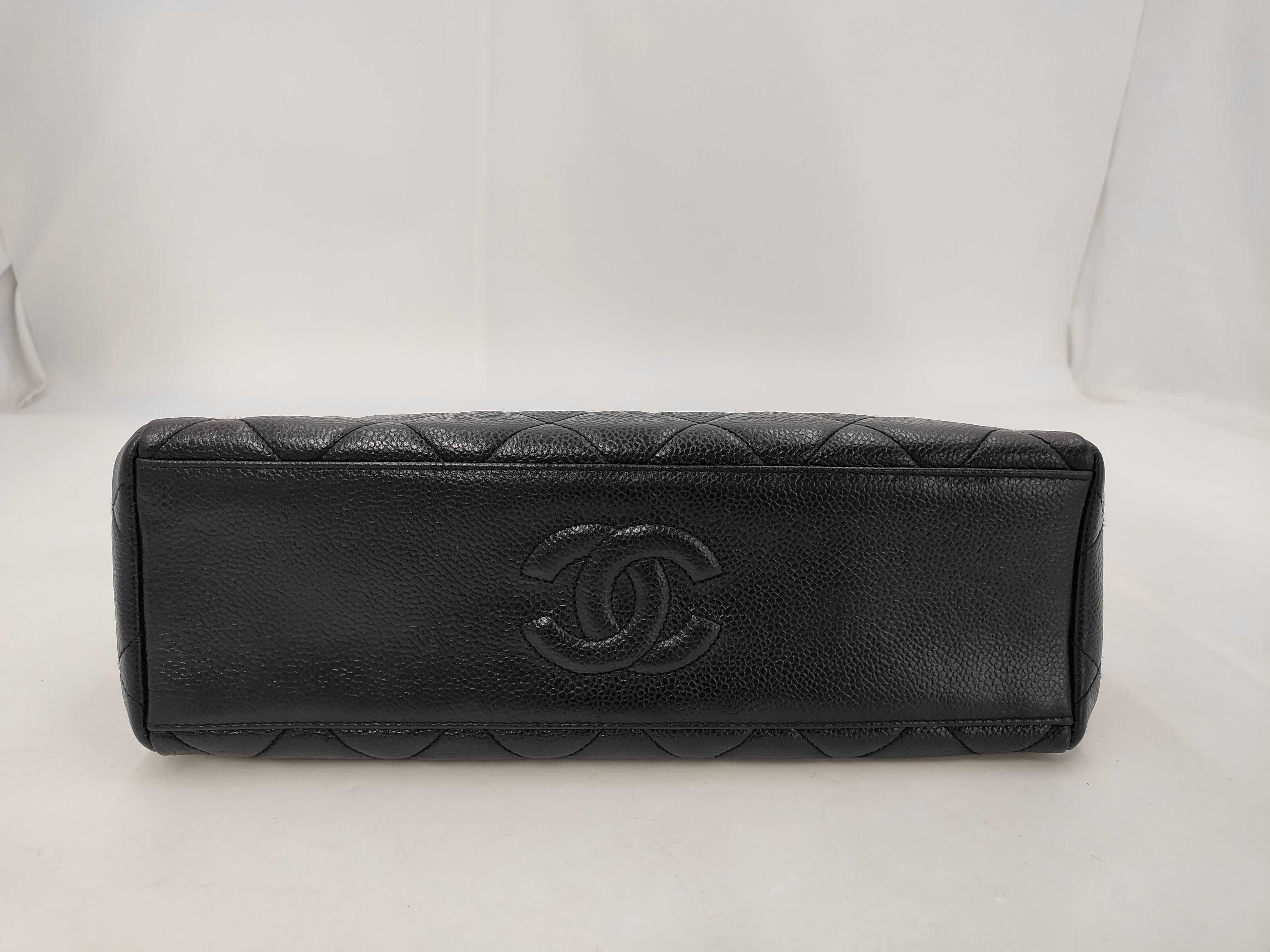 Caviar Skin Chanel Caviar Clasp Chain Shoulder Tote Bag (Series 3) — view 4