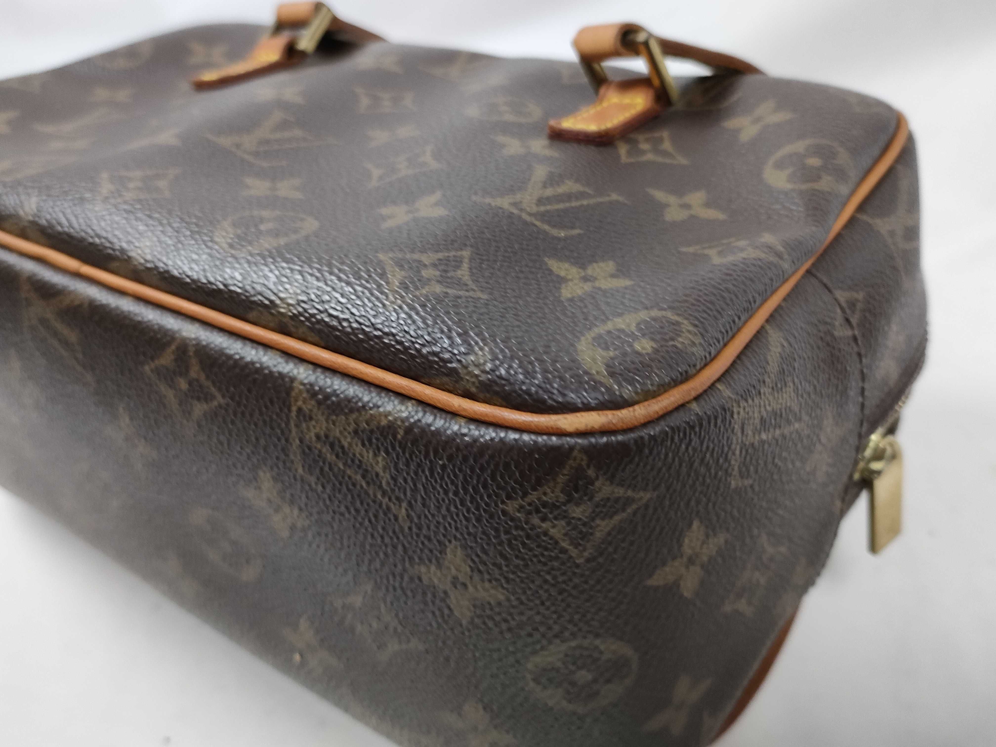 Monogram Louis Vuitton Cite MM M51182 FL0022 Monogram Bag Shoulder Bag — view 8