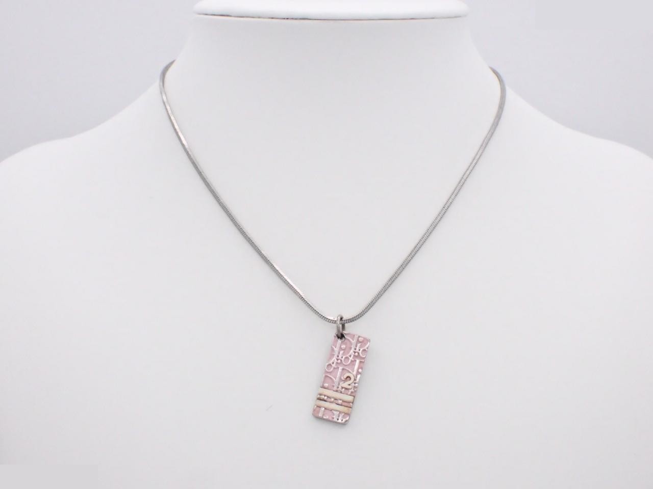 Trotter (precious metal) necklace, square plate, pink, chain approximately 42cm — view 3