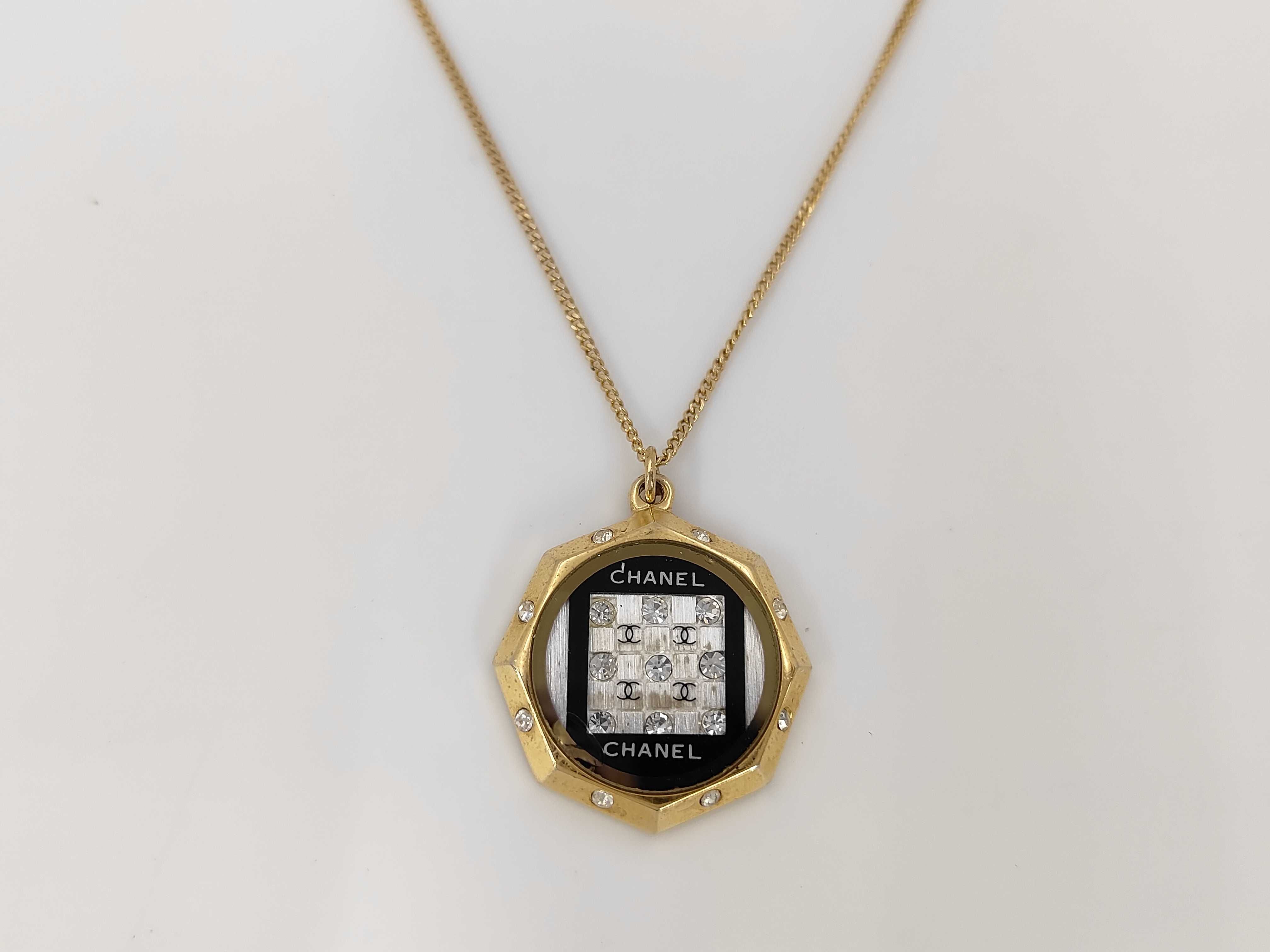 necklace with rhinestones