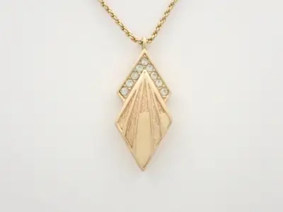 Necklace, chain approximately 44cm