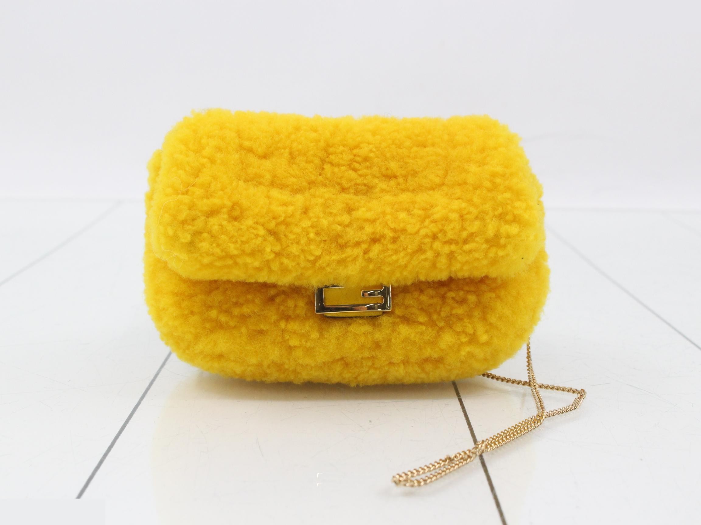 Mouton Nano Bucket Chain Pouch