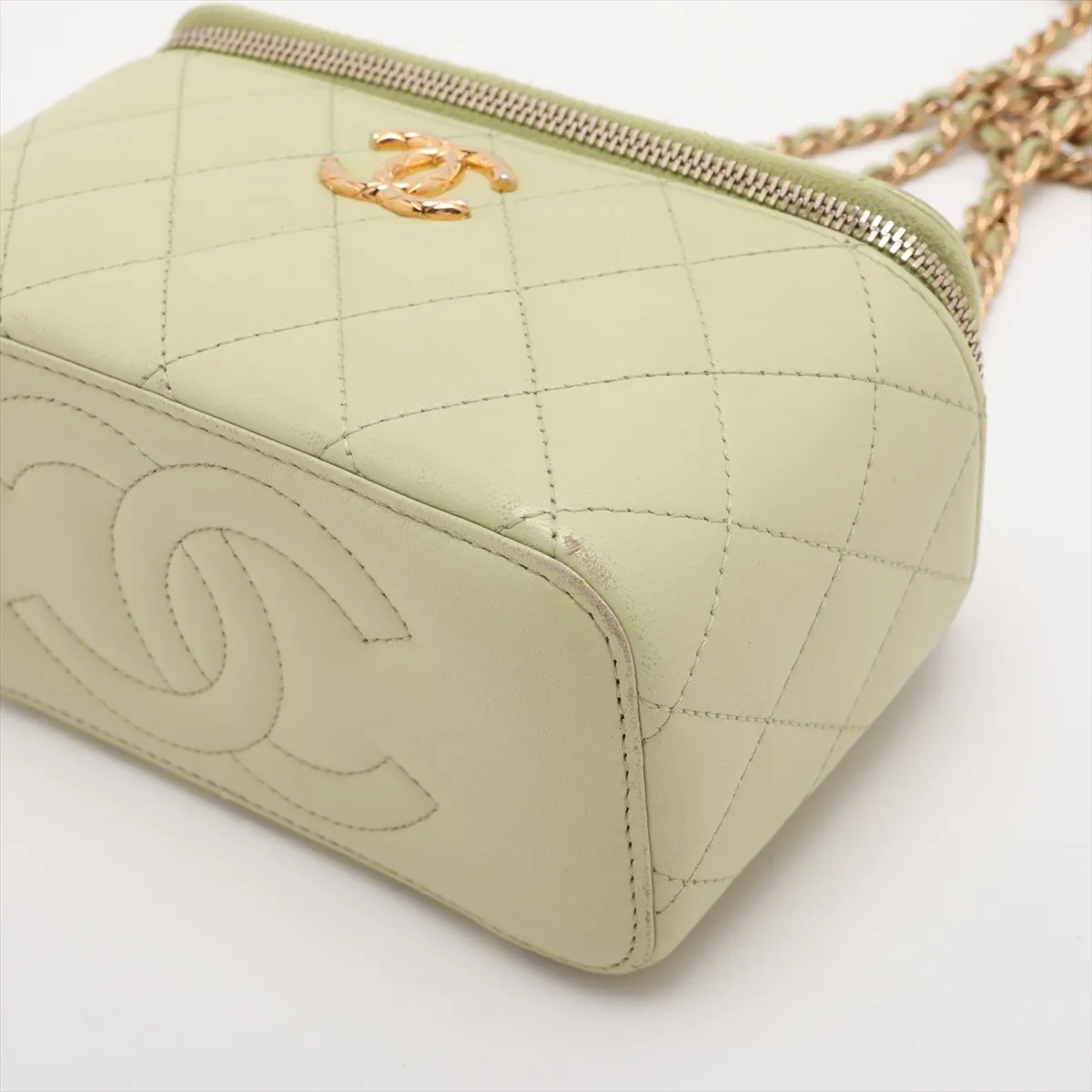 Matelassé Lambskin Chain Shoulder Bag Vanity Case Green Gold Hardware KNEC64P5 Random Serial Number — view 3