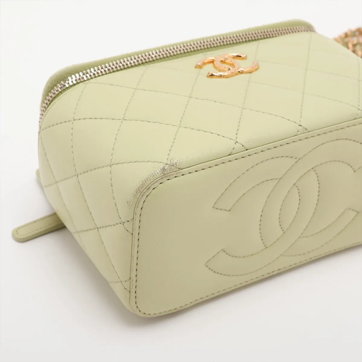 Matelassé Lambskin Chain Shoulder Bag Vanity Case Green Gold Hardware KNEC64P5 Random Serial Number — view 4
