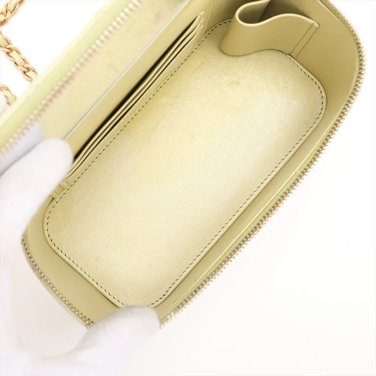 Matelassé Lambskin Chain Shoulder Bag Vanity Case Green Gold Hardware KNEC64P5 Random Serial Number — view 7