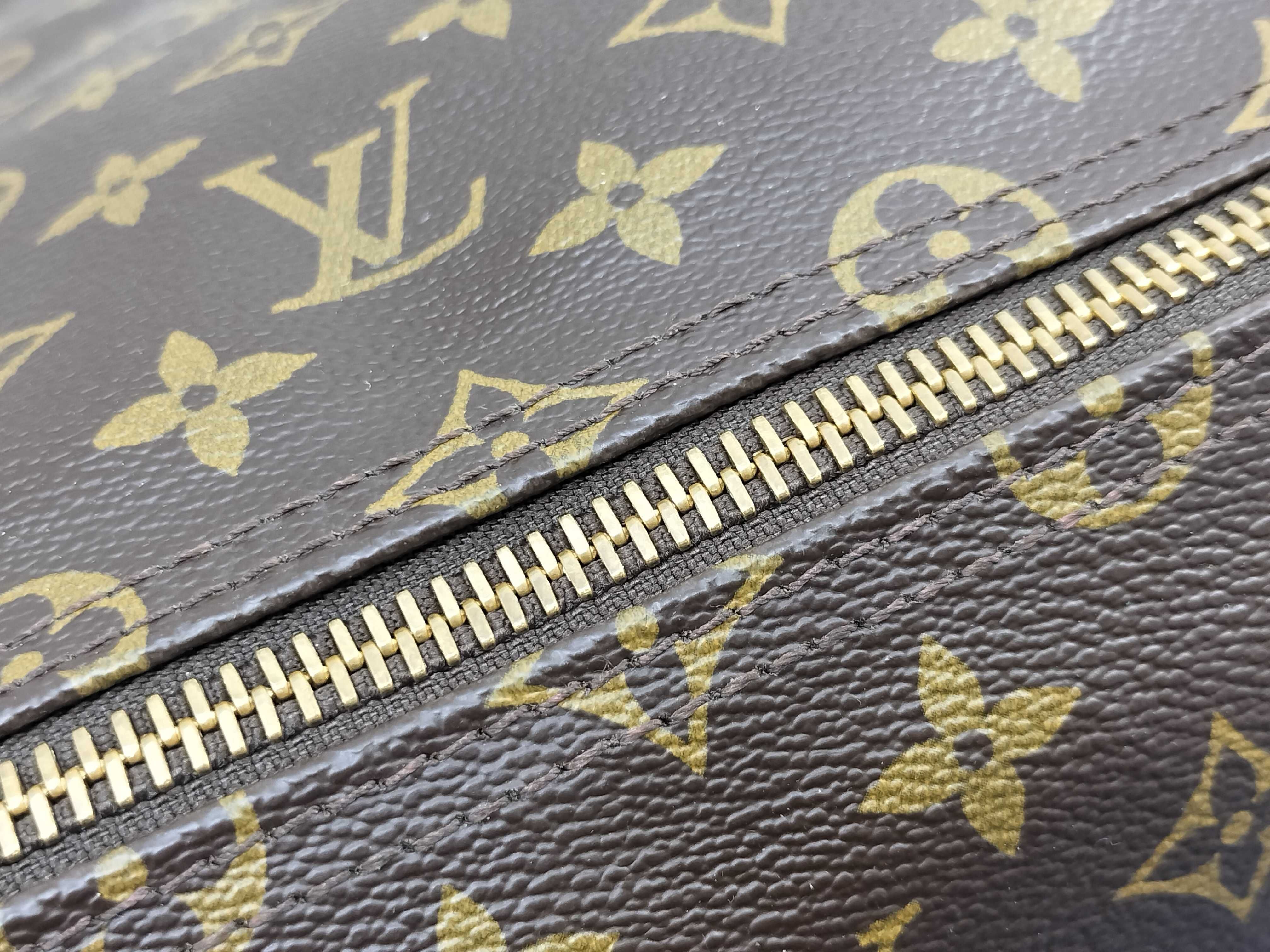 Monogram Louis Vuitton Keepall 55 Boston Bag Monogram M41424 Boston Bag — view 11