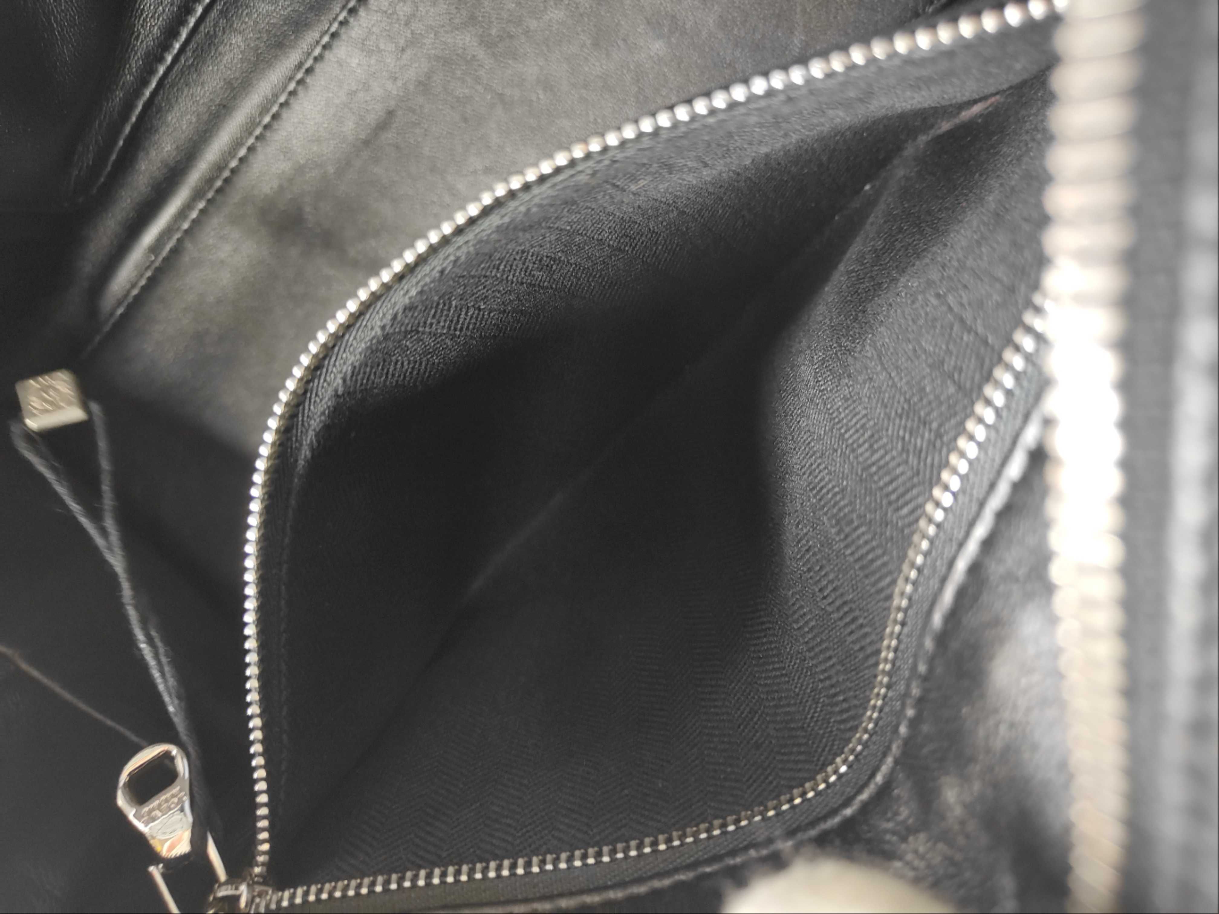 Amazona 28 Leather Handbag, Black Boston Bag — view 14