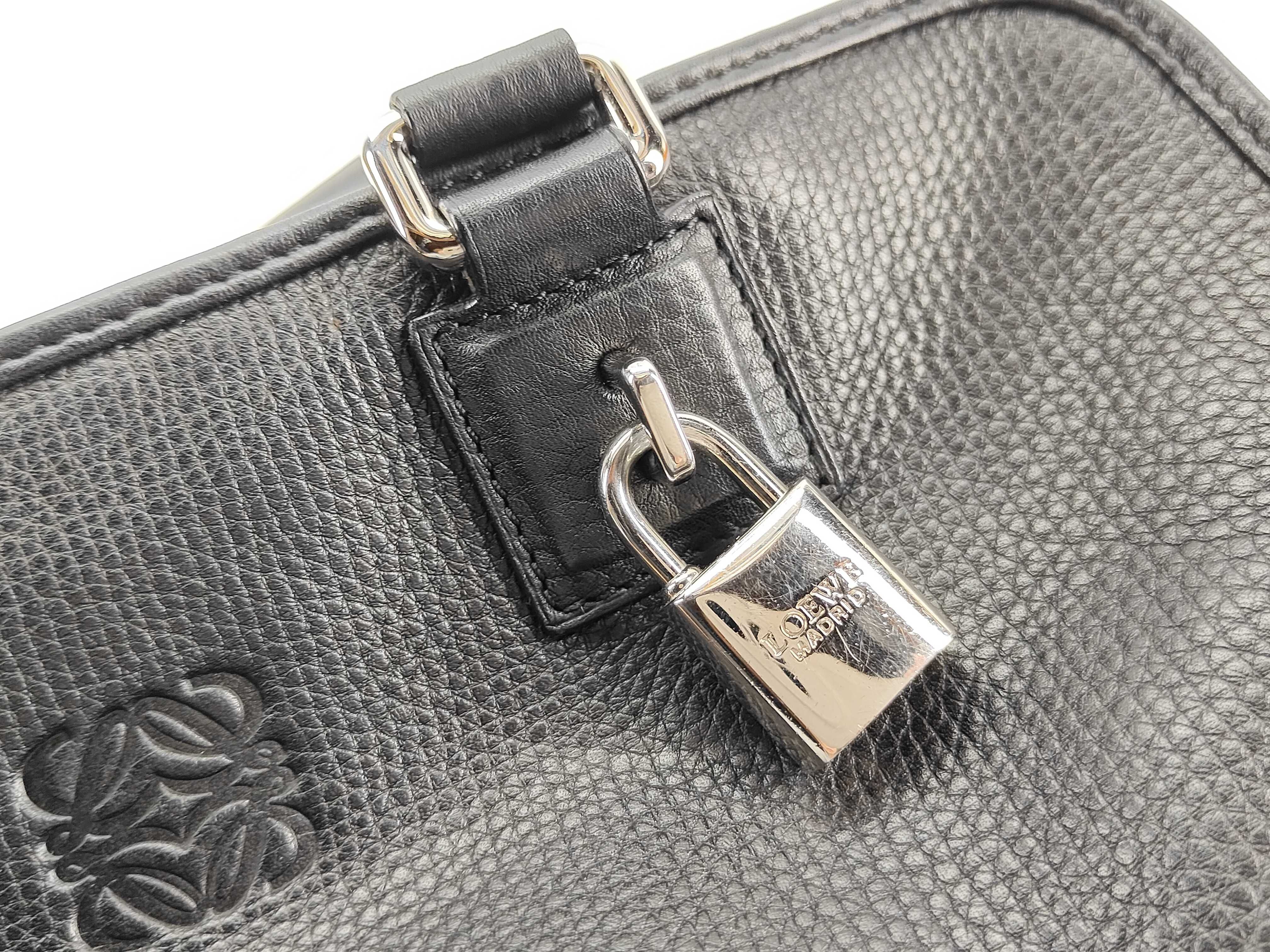 Amazona 28 Leather Handbag, Black Boston Bag — view 10