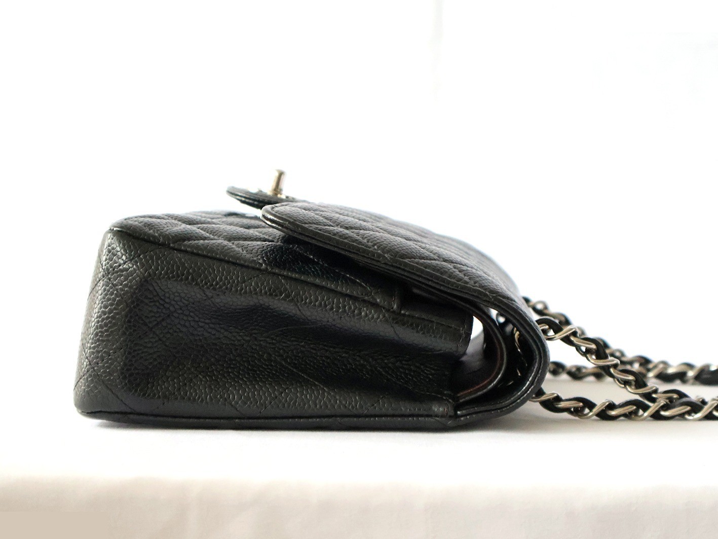 Caviar leather Matelassé 25 Double flap Double chain shoulder bag, black — view 7