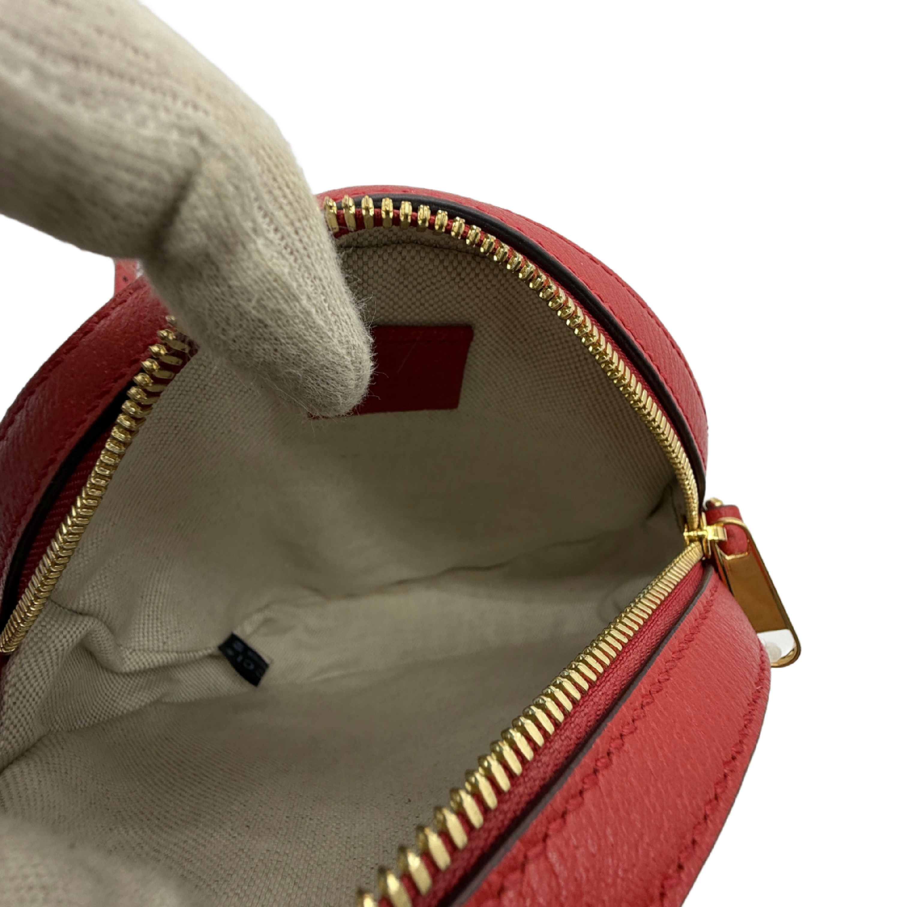 GG Supreme Apple Shoulder Bag — view 7