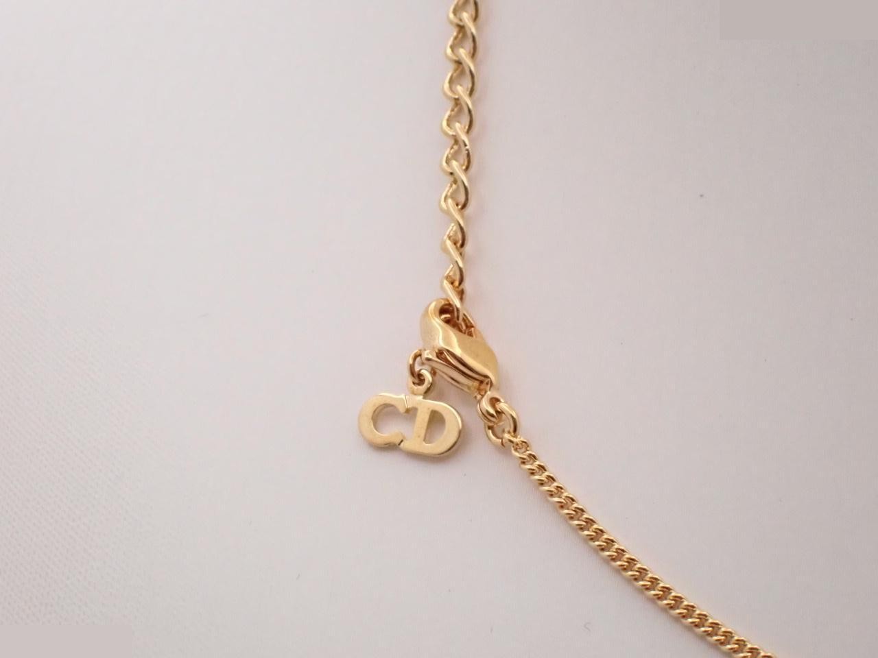 Other line: Precious metal necklaces and pendants, neck circumference approximately 42 cm. — view 2
