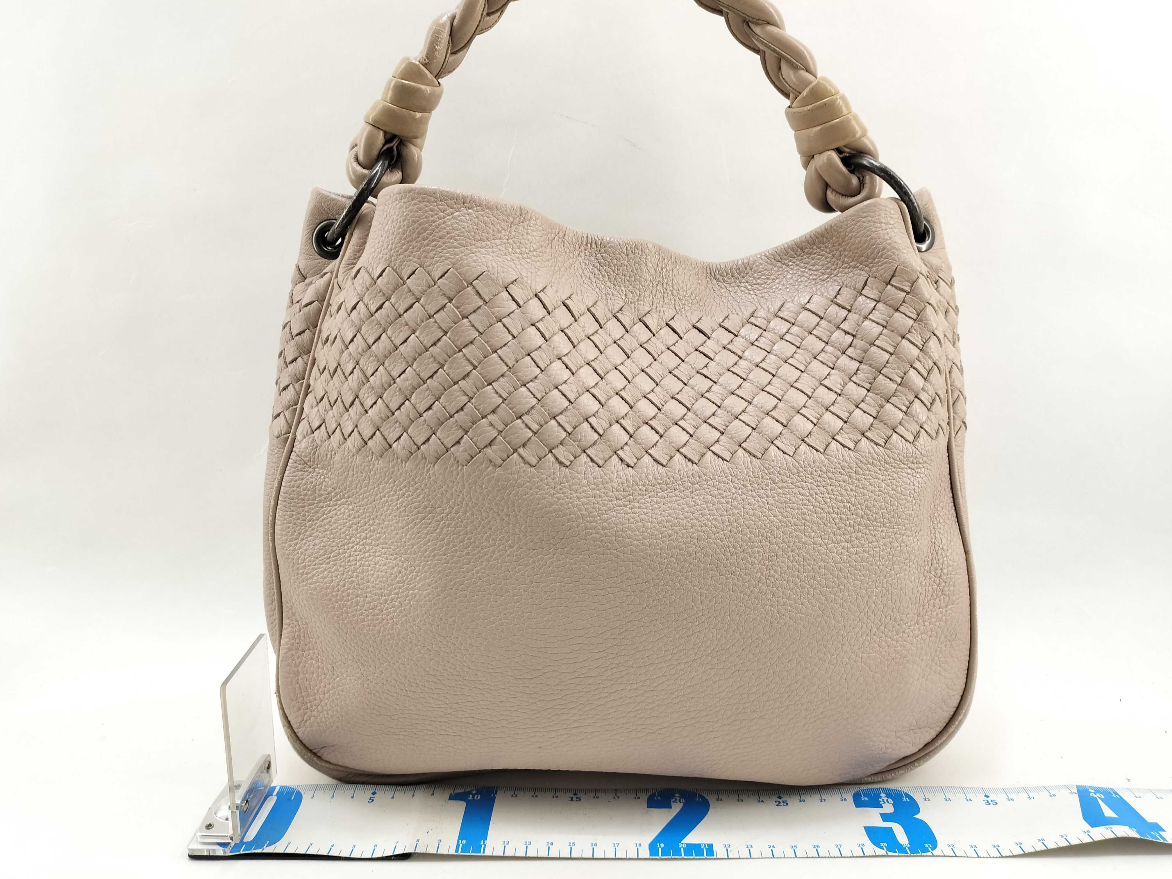Intrecciato Bottega Veneta Intrecciato One-Shoulder Bag — view 2