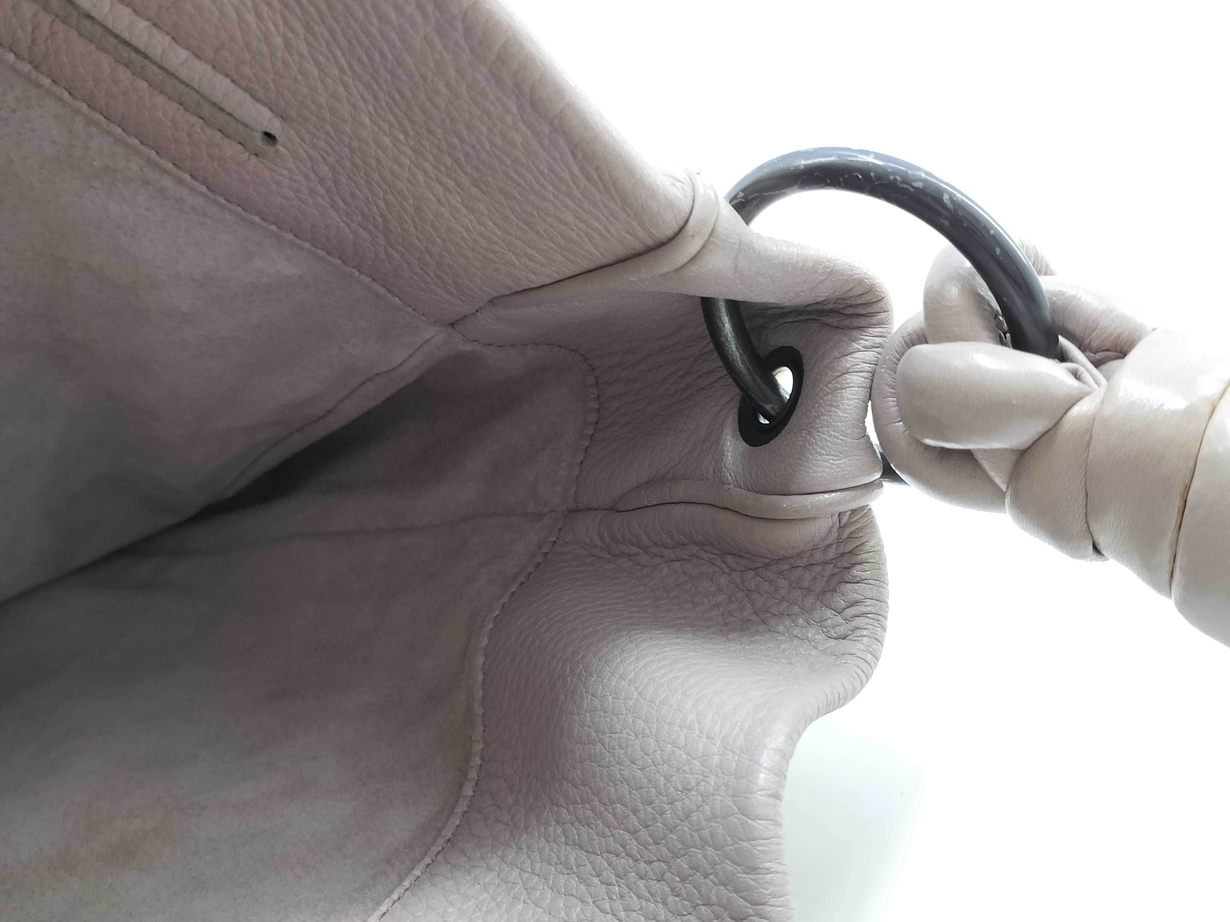 Intrecciato Bottega Veneta Intrecciato One-Shoulder Bag — view 11