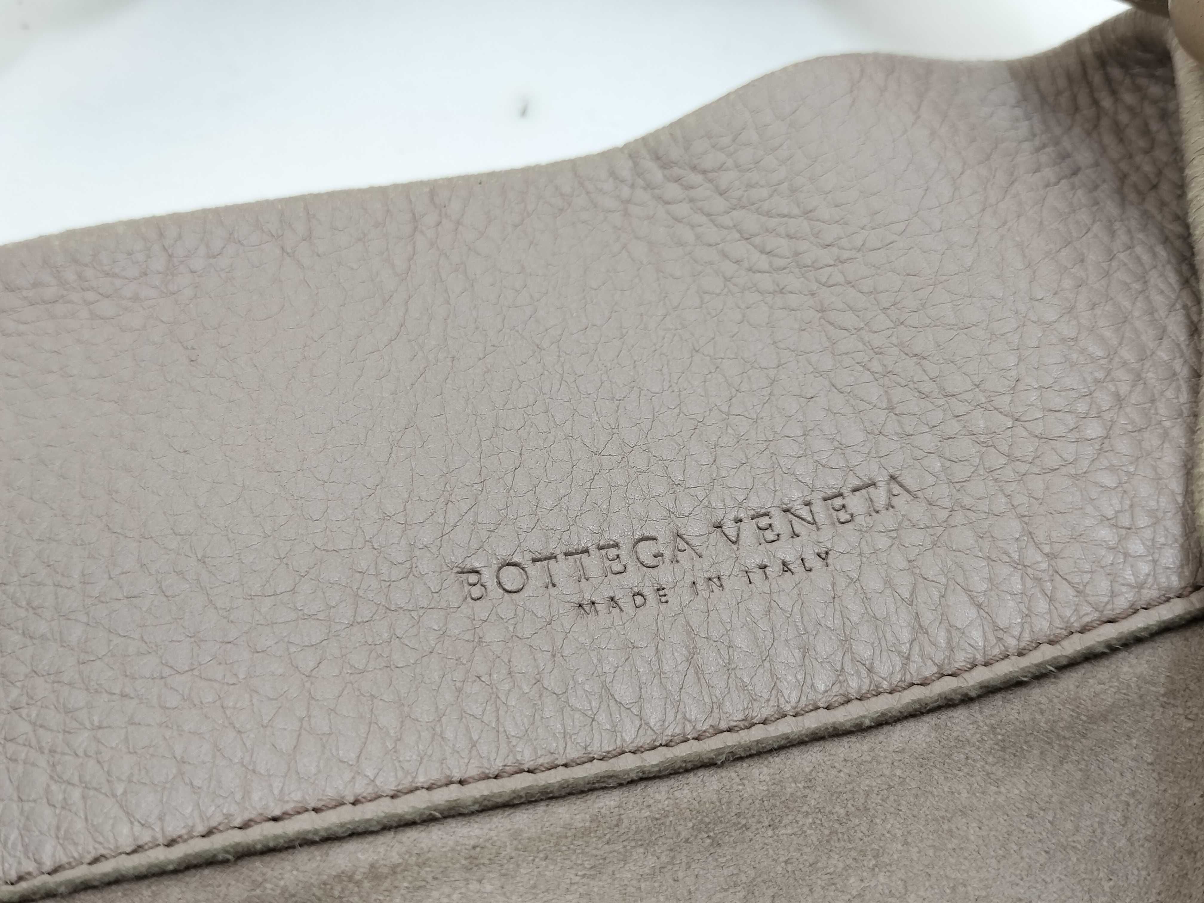 Intrecciato Bottega Veneta Intrecciato One-Shoulder Bag — view 12
