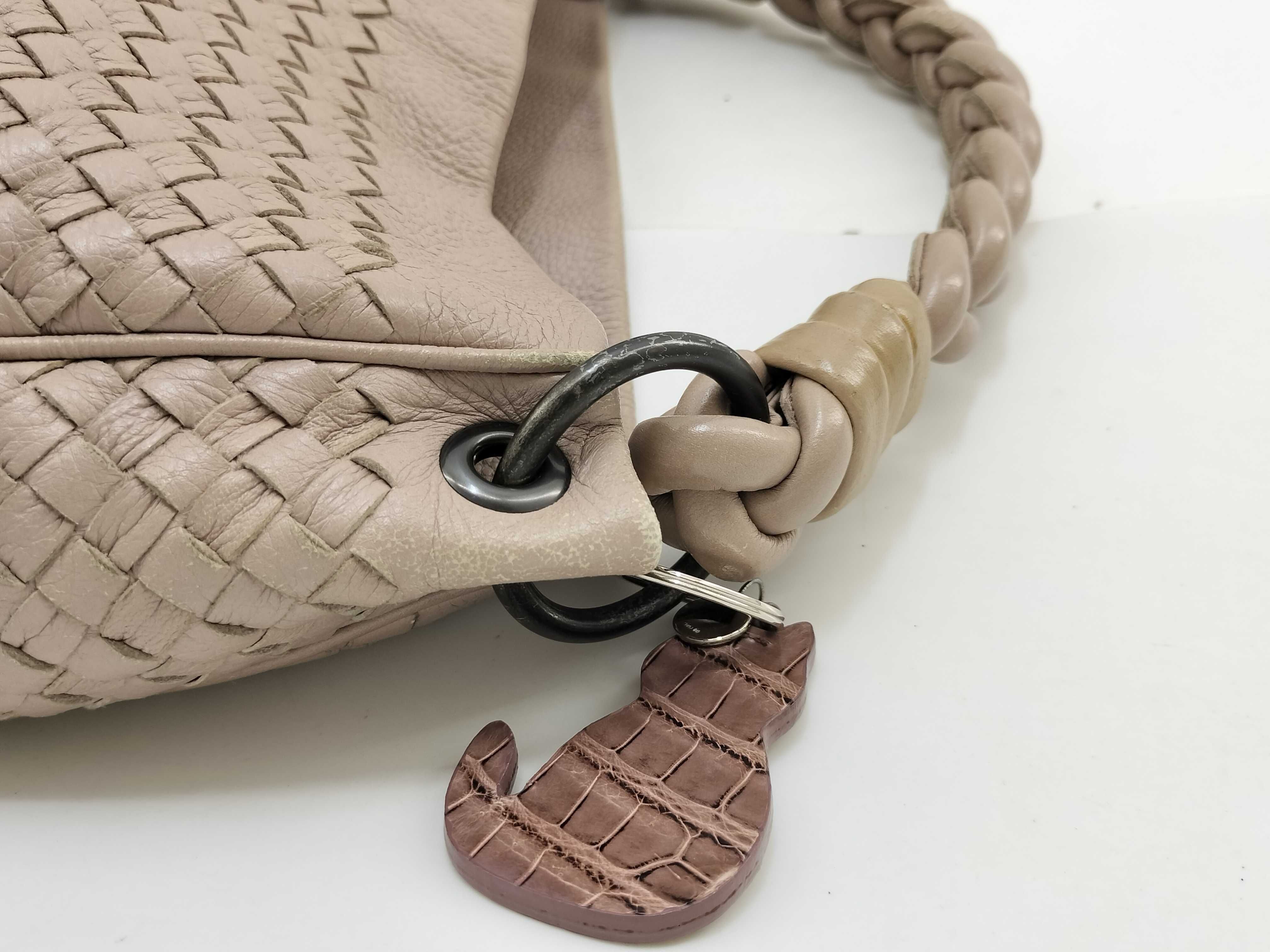 Intrecciato Bottega Veneta Intrecciato One-Shoulder Bag — view 6