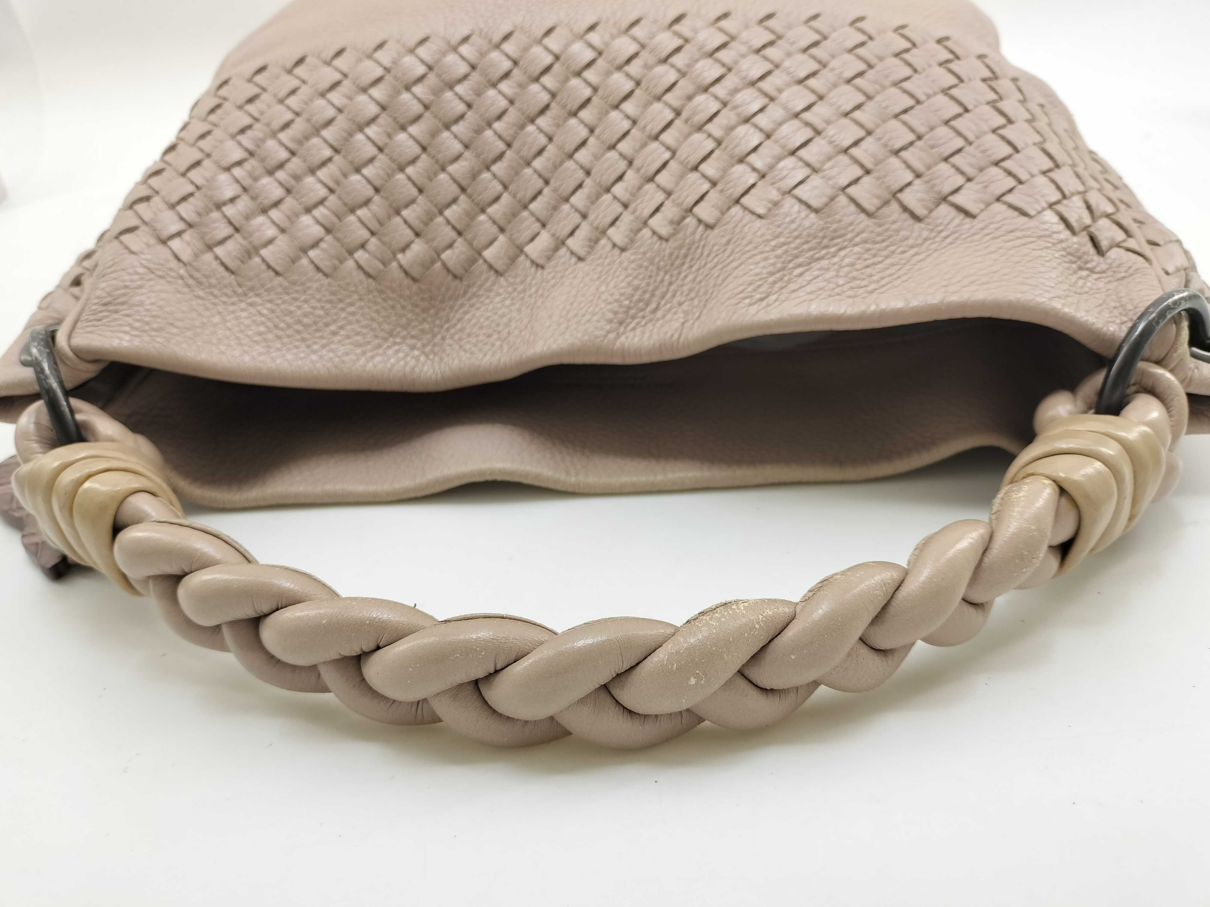 Intrecciato Bottega Veneta Intrecciato One-Shoulder Bag — view 7