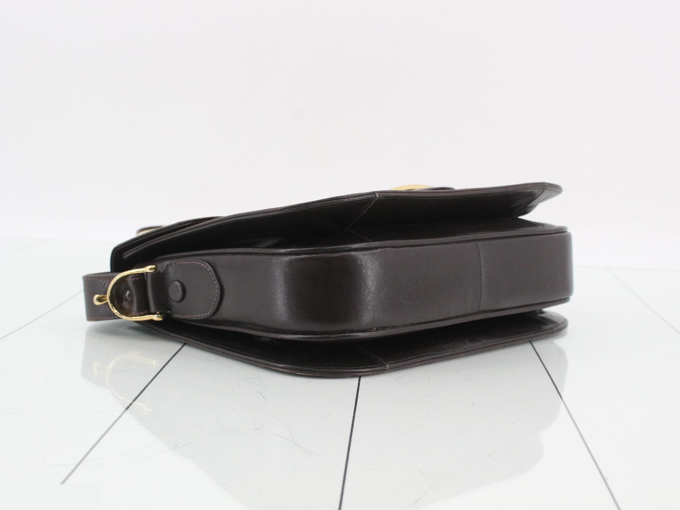 Leather shoulder bag with carriage hardware, dark brown. — view 5