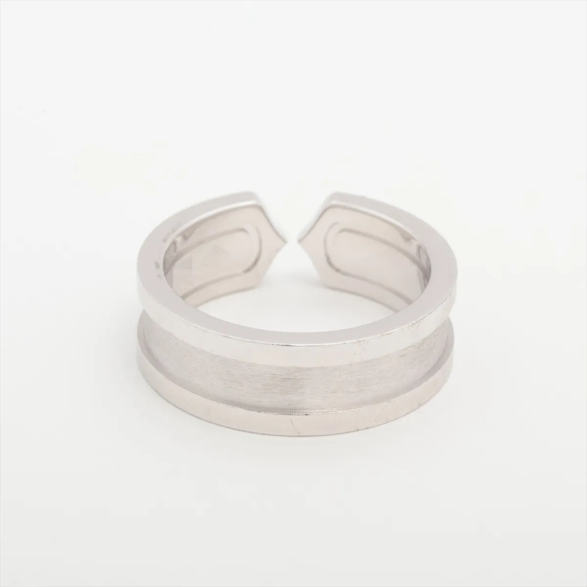 C2 Ring, 750 (WG), 8.1g, Size 52, FP9038, dents. — view 2