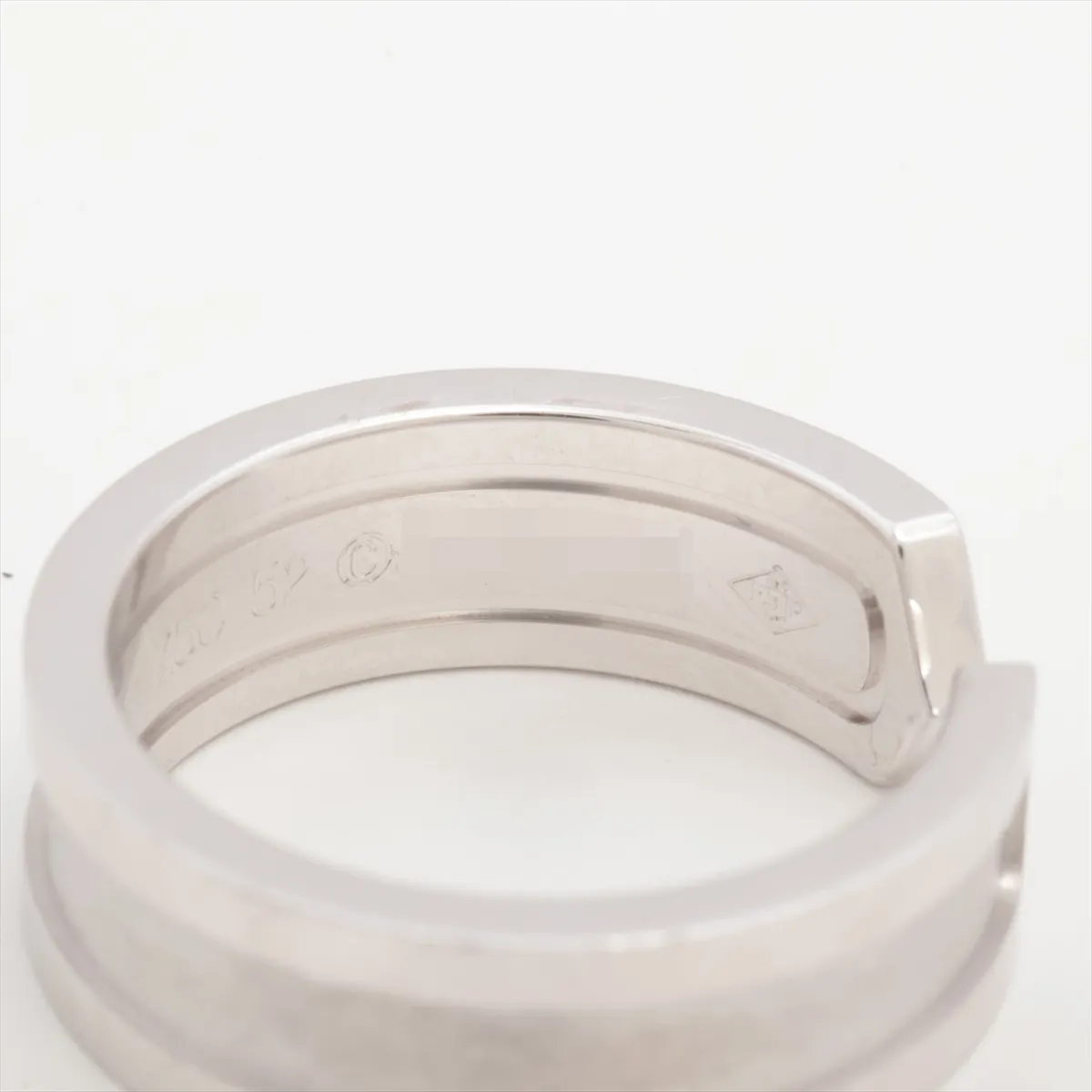C2 Ring, 750 (WG), 8.1g, Size 52, FP9038, dents. — view 4
