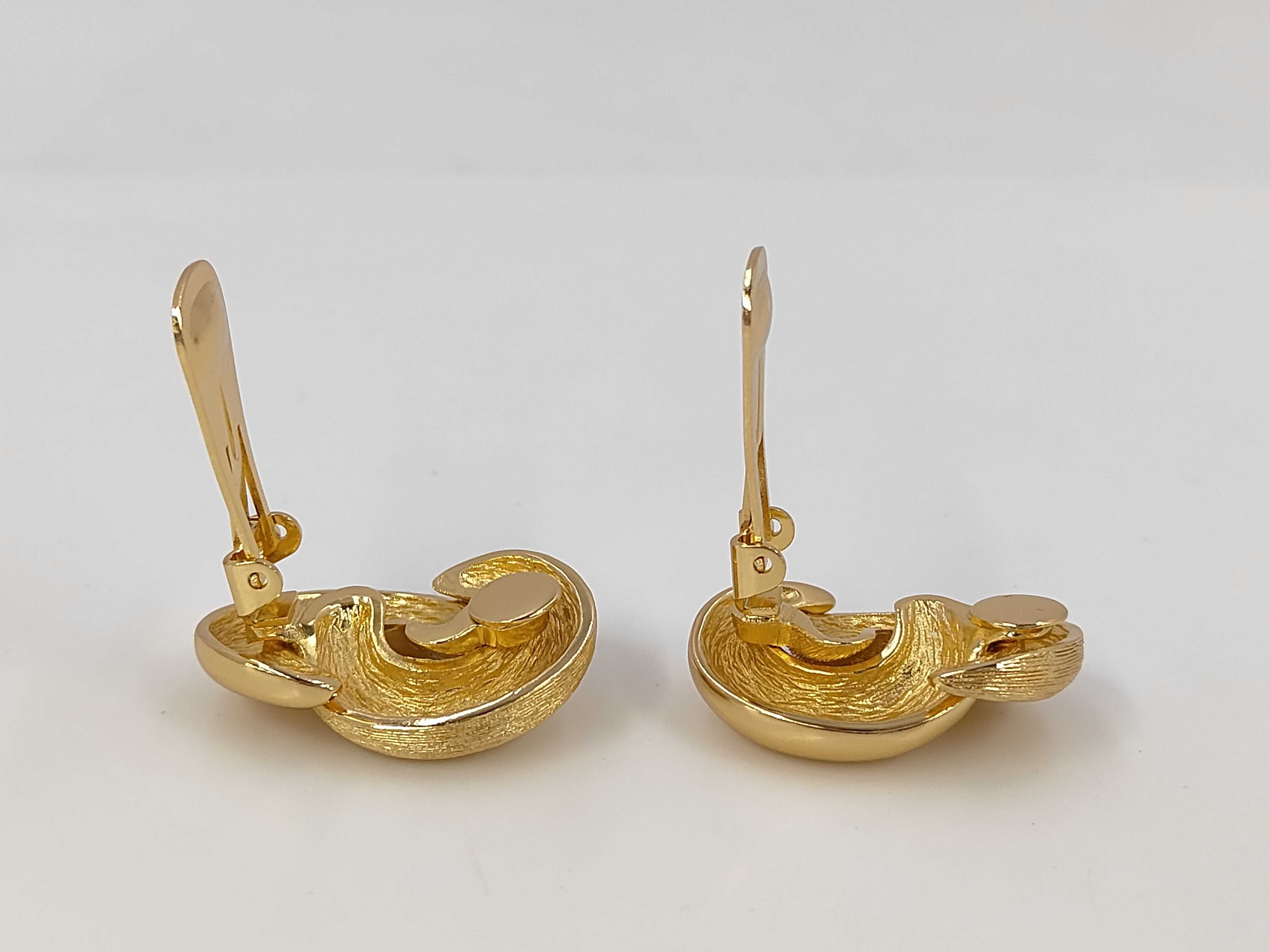 earrings — view 3