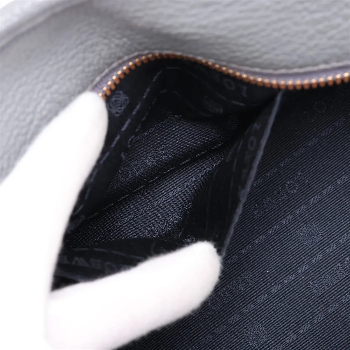 Amazona 28 Leather Handbag, Gray — view 9
