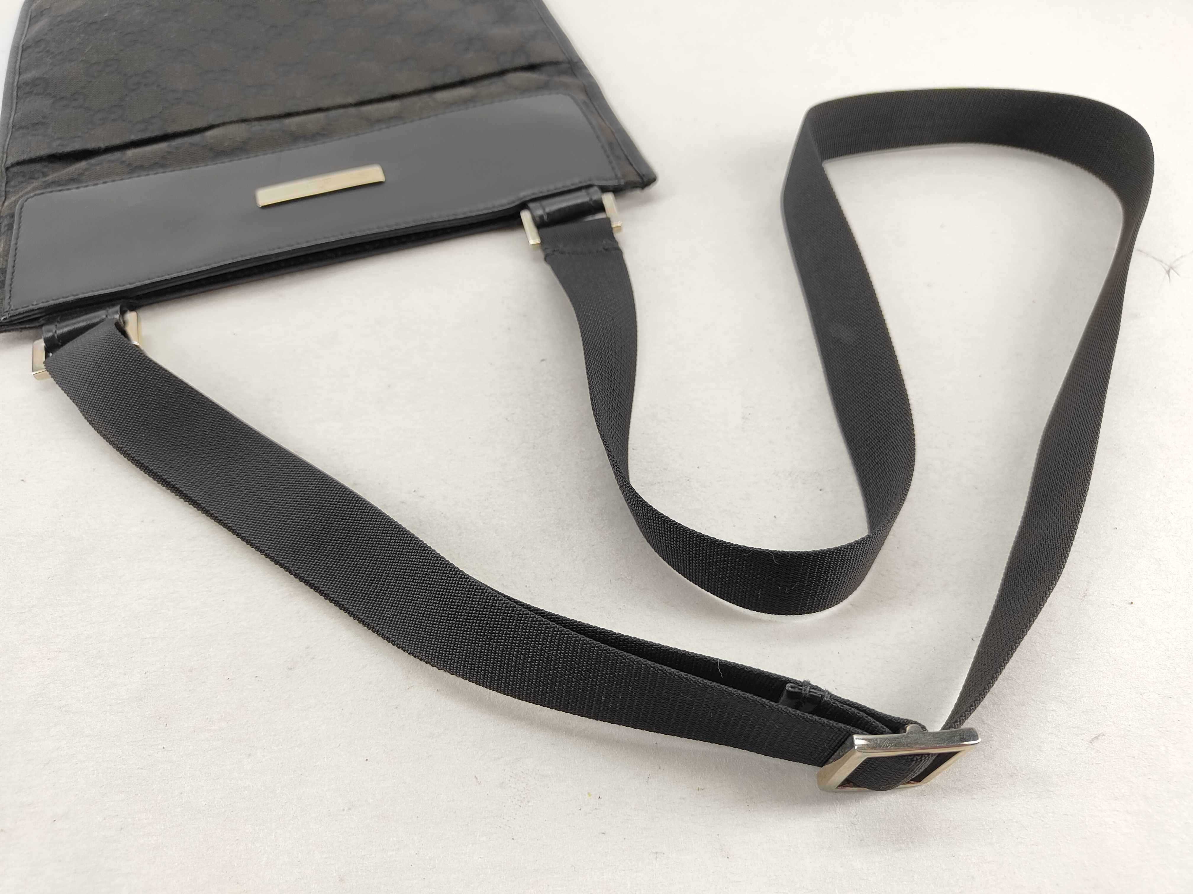 GG Canvas Shoulder Bag (27639) — view 3