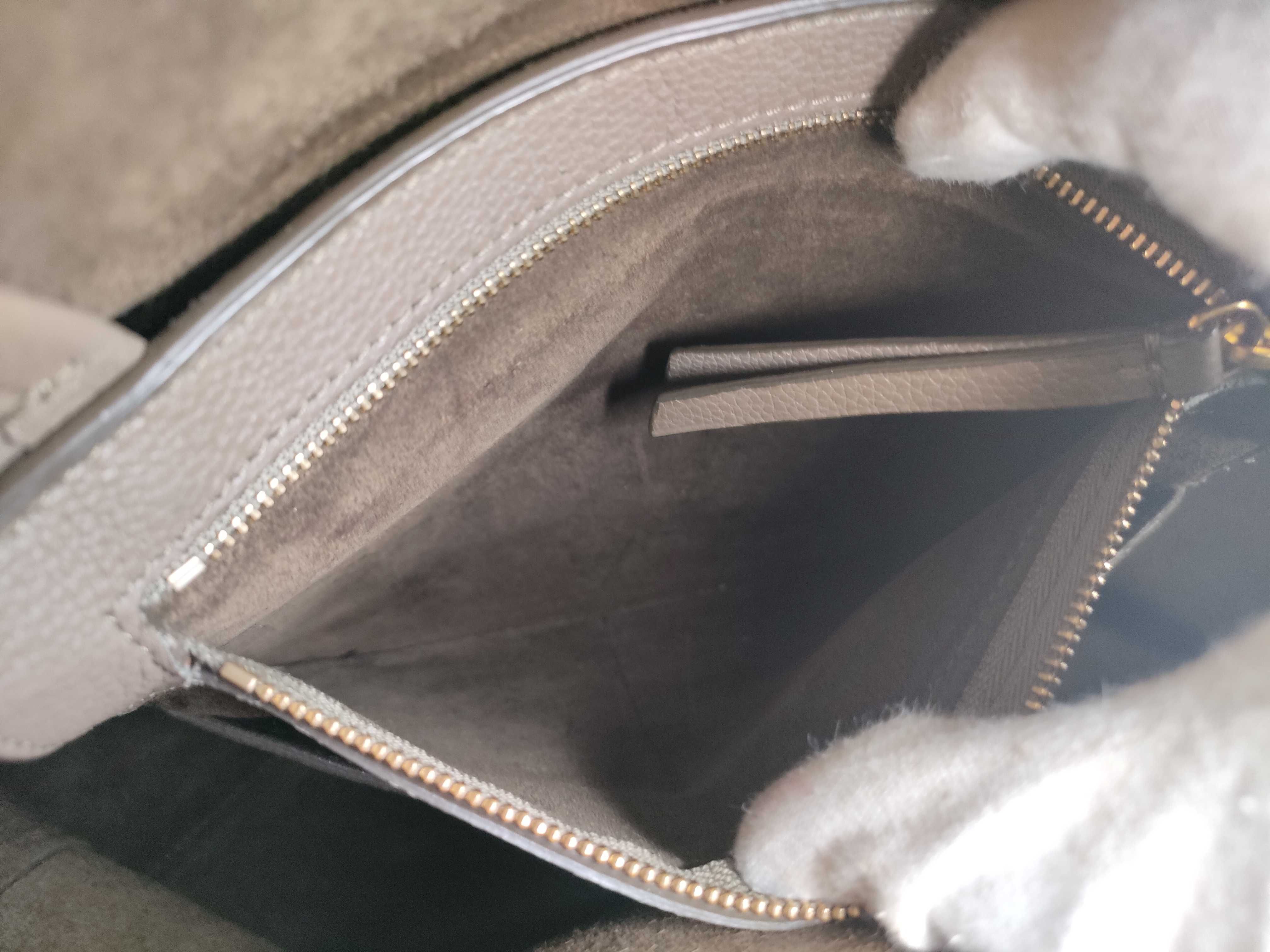 (Celine) Tote Bag Cabas Phantom Small with Belt Tote Bag — view 11