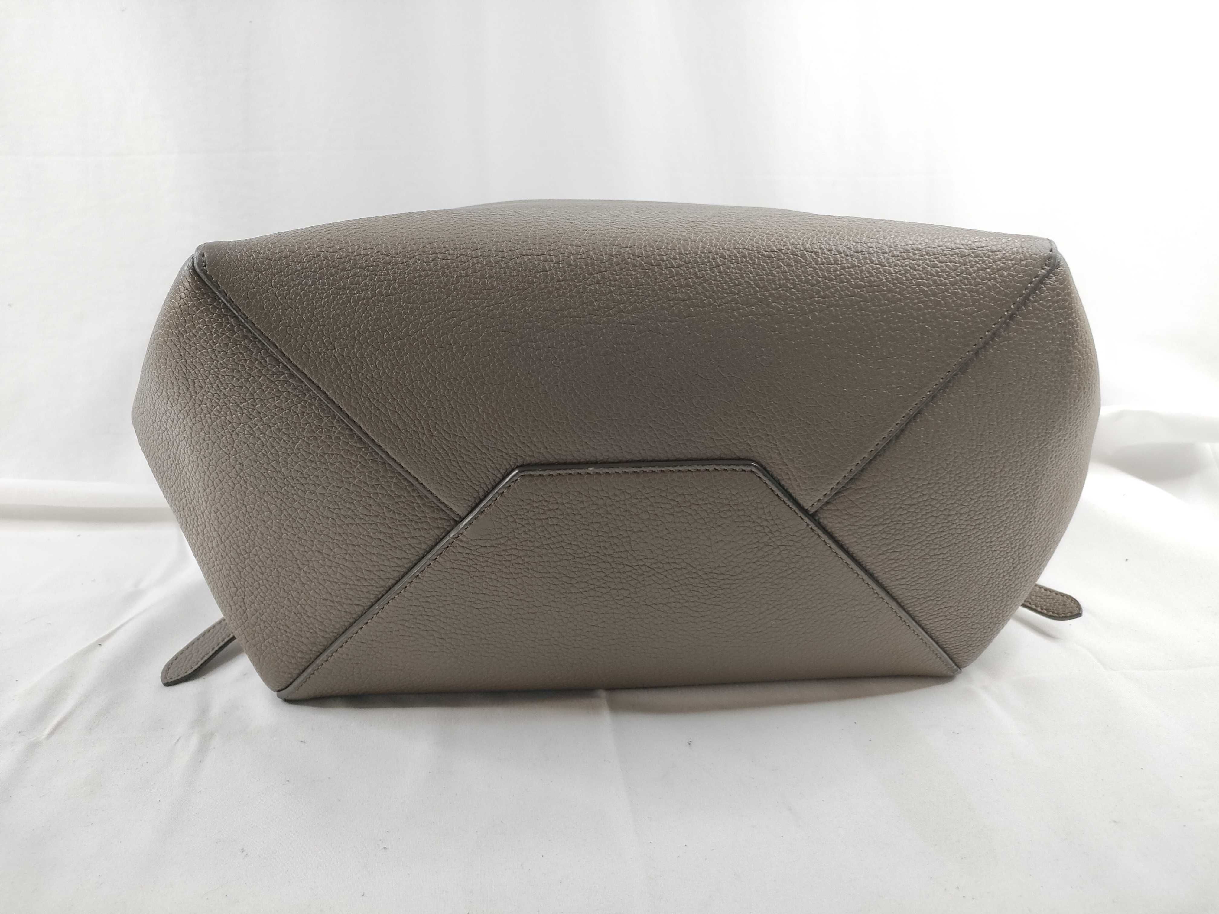 (Celine) Tote Bag Cabas Phantom Small with Belt Tote Bag — view 4