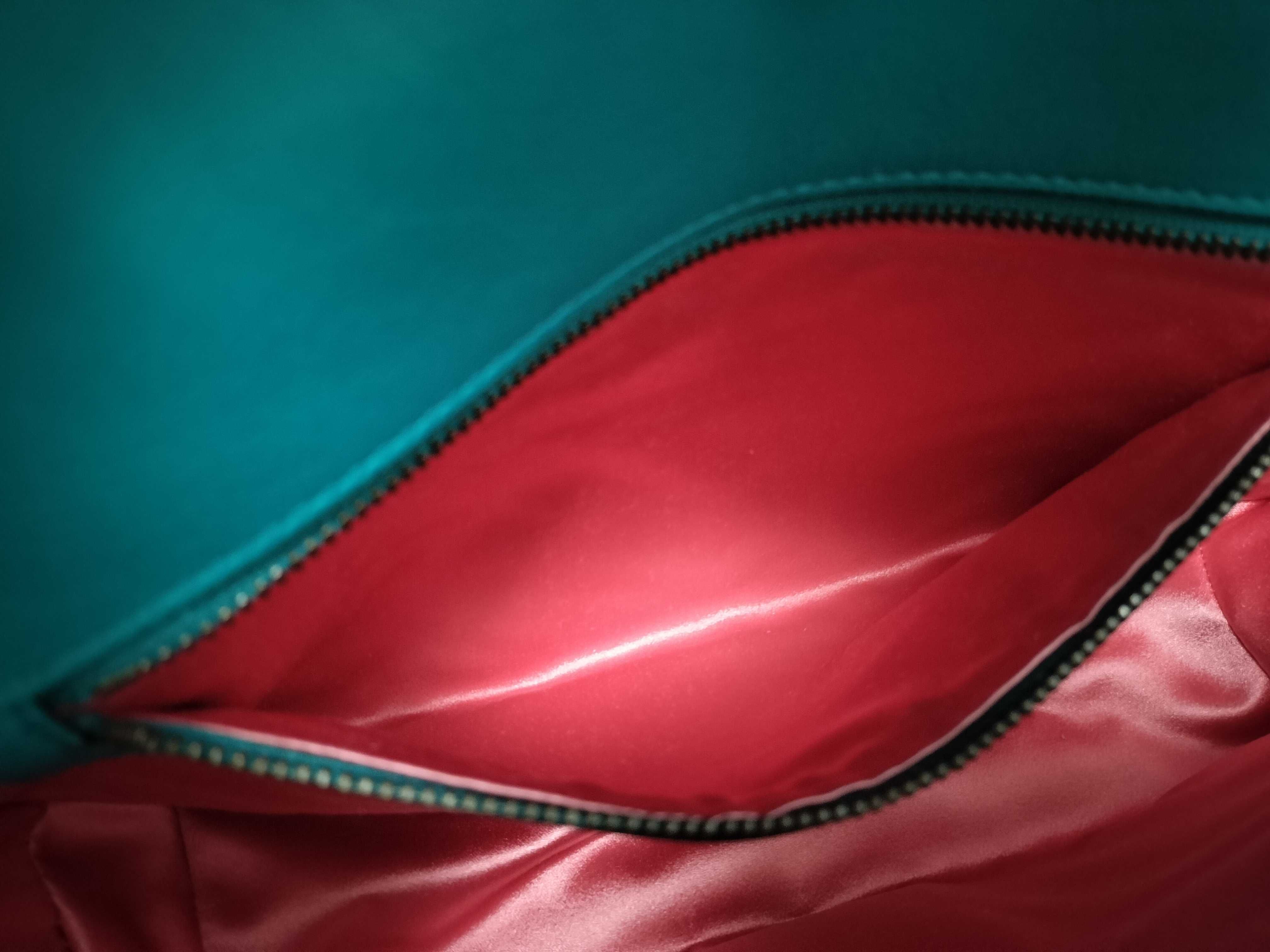 GG Marmont Velour Shoulder Bag — view 11