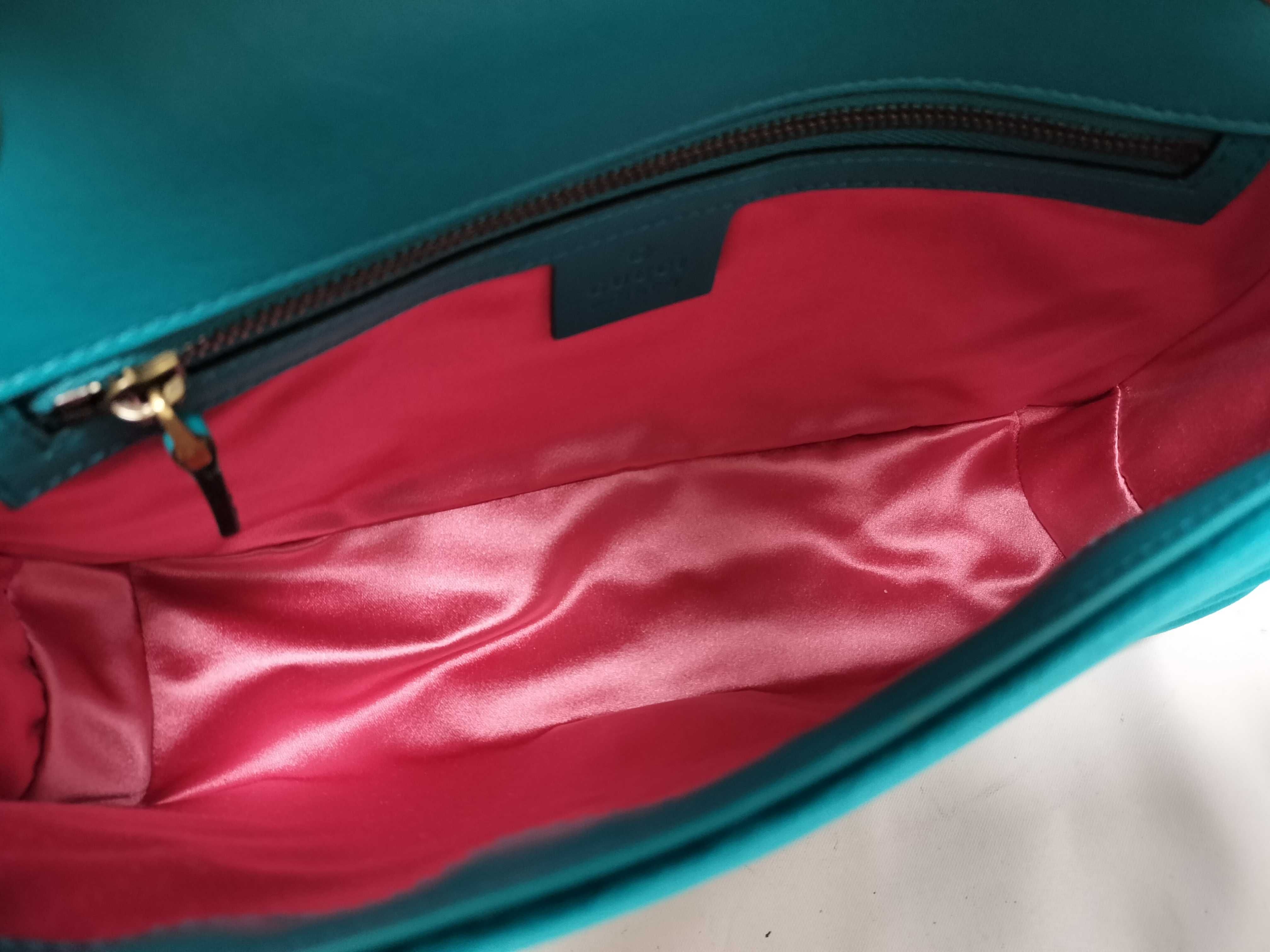 GG Marmont Velour Shoulder Bag — view 10