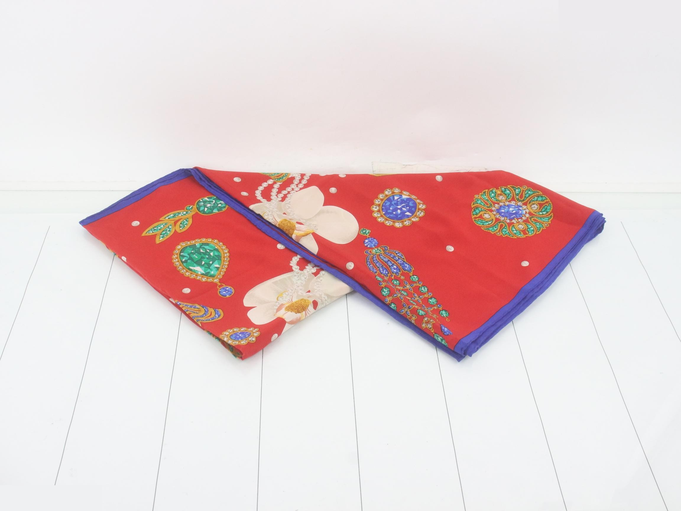 scarf — view 2